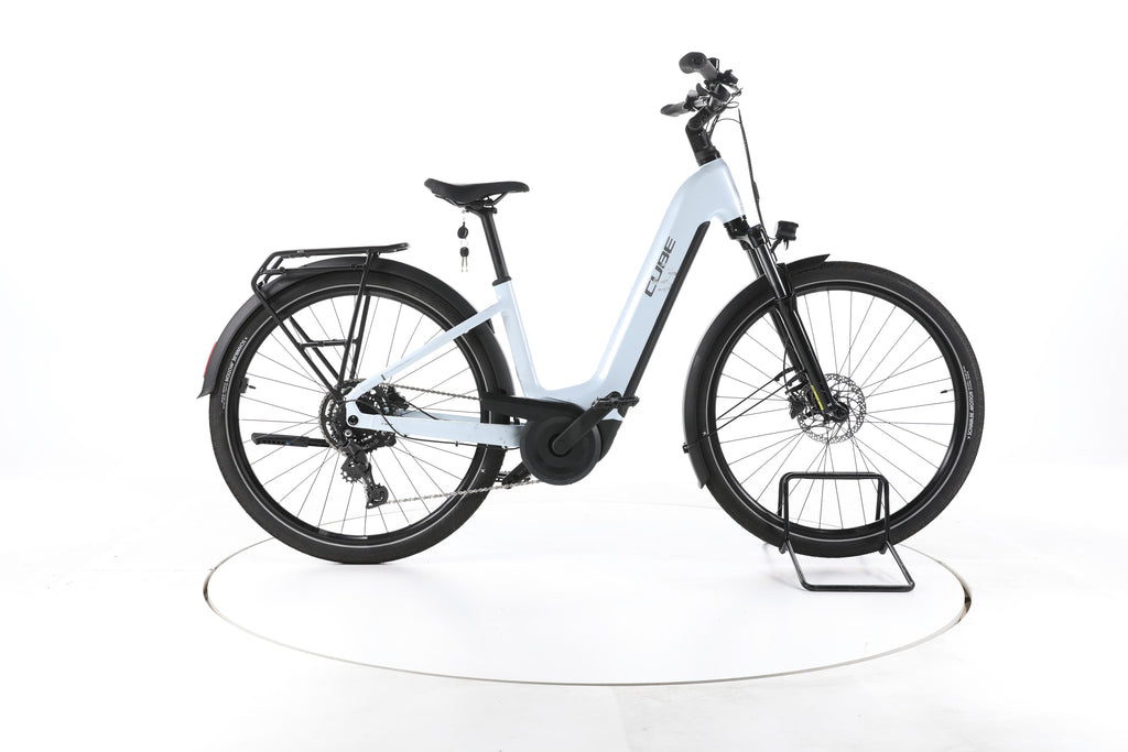 Cube Touring Hybrid ONE Trekking E-Bike Tiefeinsteiger 2026 - Image 1