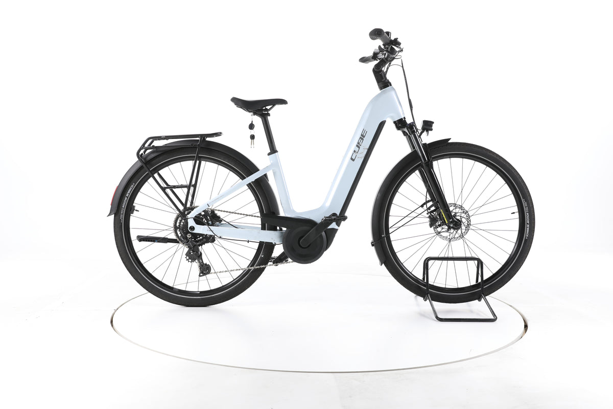 Cube Touring Hybrid ONE Trekking E-Bike Tiefeinsteiger 2026 - Image 1