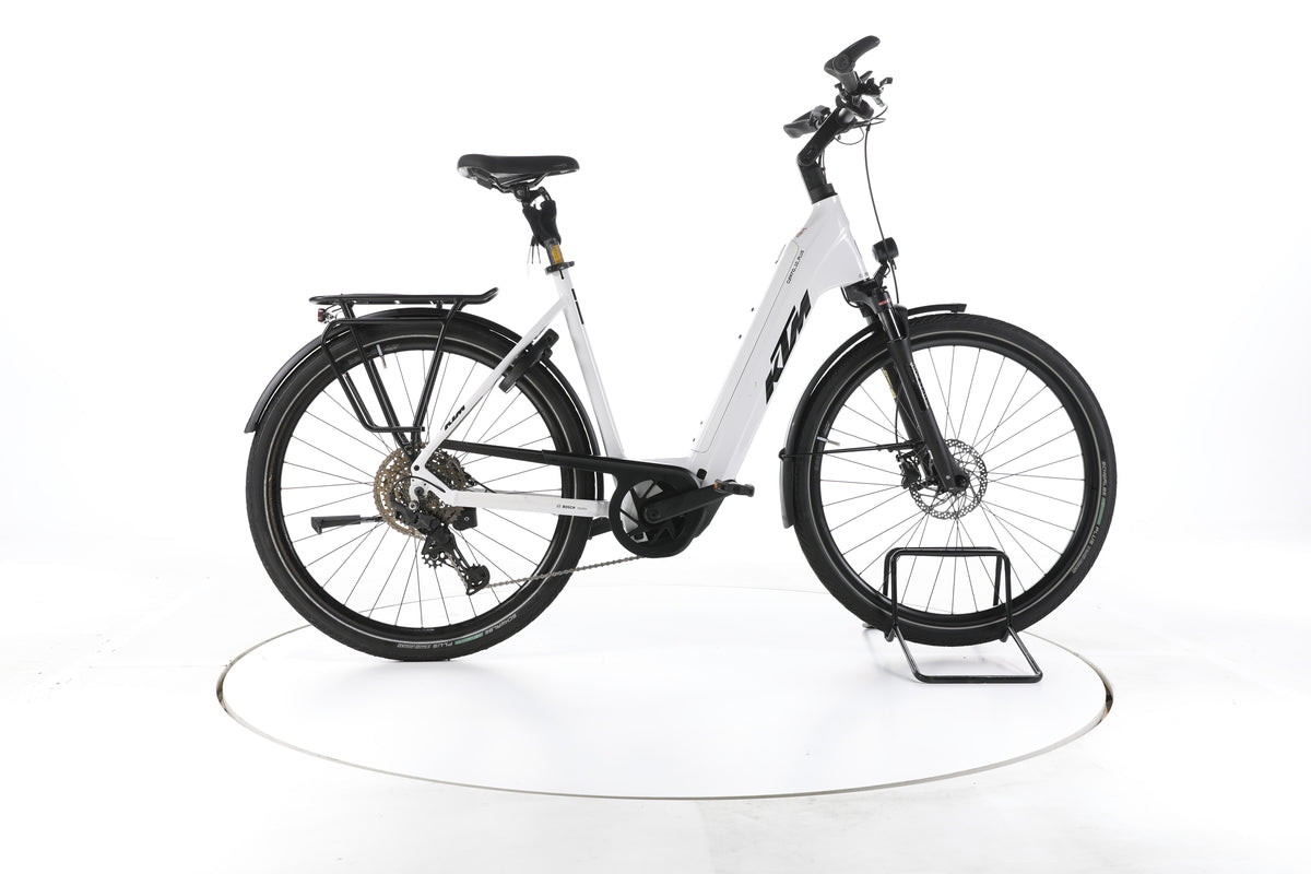 KTM Cento 10 Plus Trekking E-Bike Tiefeinsteiger 2025 - Image 1