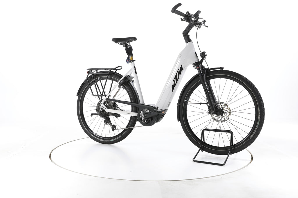 KTM Cento 10 Plus Trekking E-Bike Tiefeinsteiger 2025 - Image 2