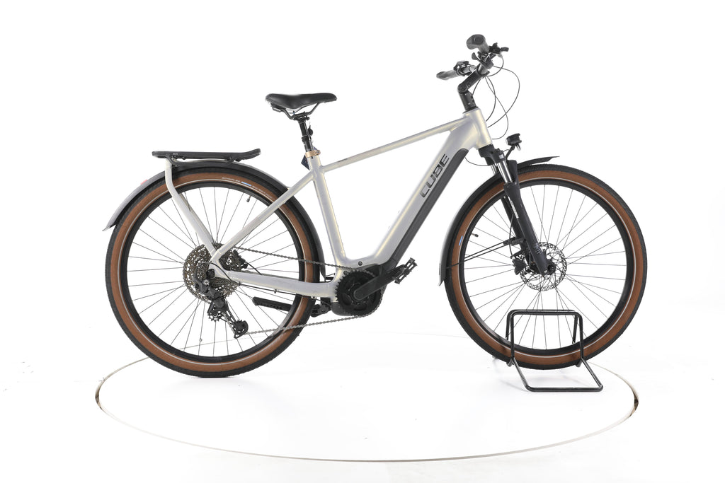 Cube Touring Hybrid Pro 625 Trekking E-Bike 2024 - Image 1