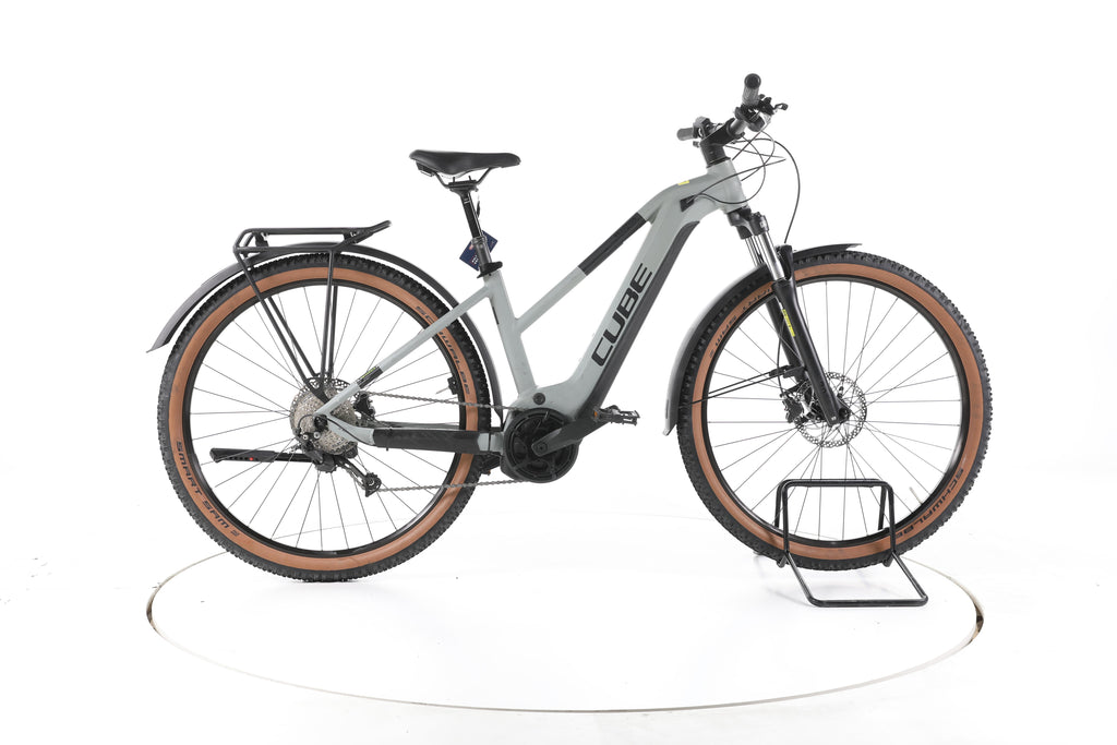 Cube Reaction Hybrid Performance Trekking E-Bike - Image 1
