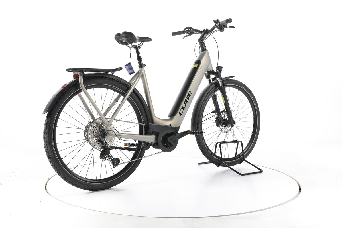 Cube Touring Hybrid Pro 625 Trekking E-Bike Tiefeinsteiger - Image 12