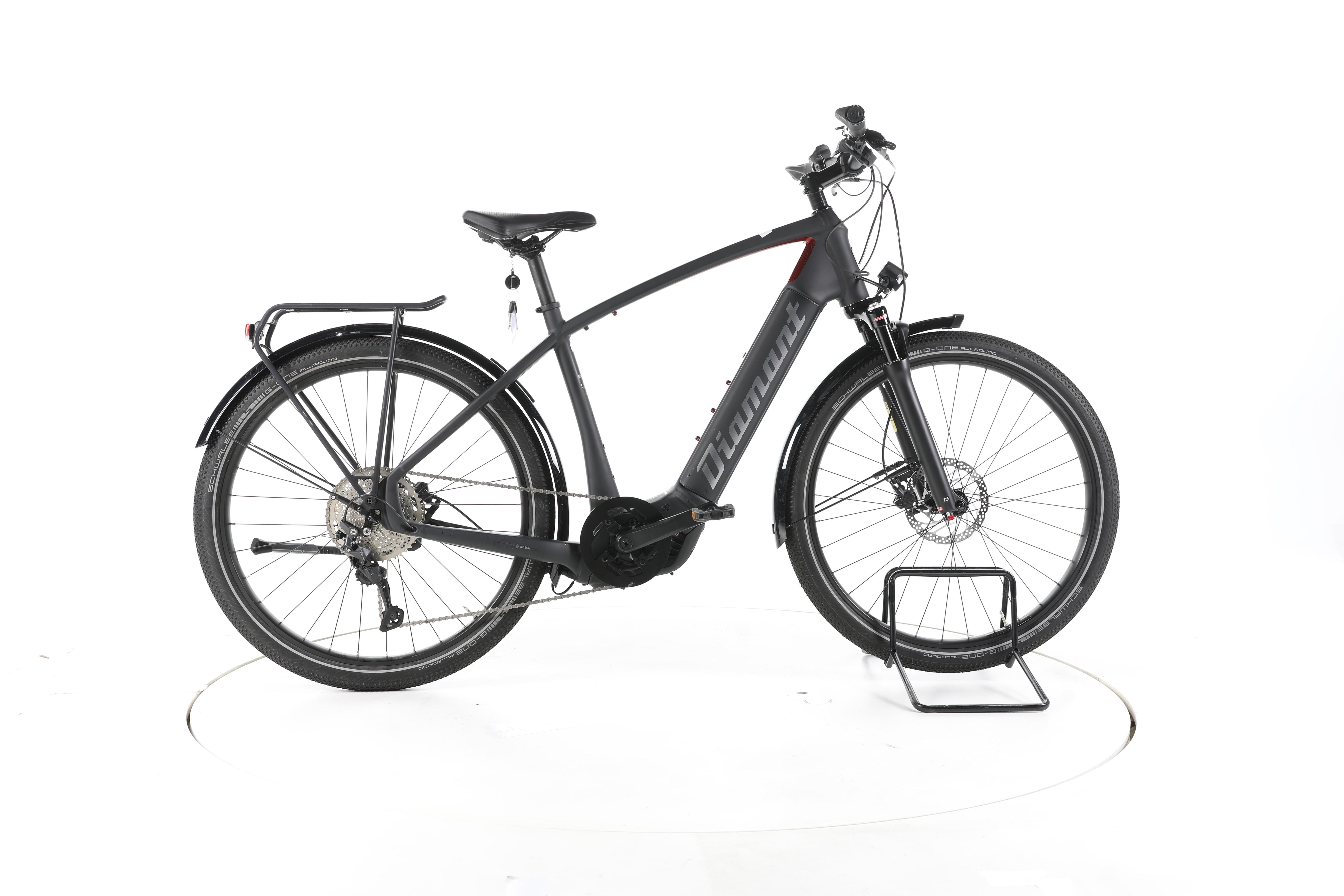 Diamant Zouma Deluxe+ Trekking E-Bike - Image 1