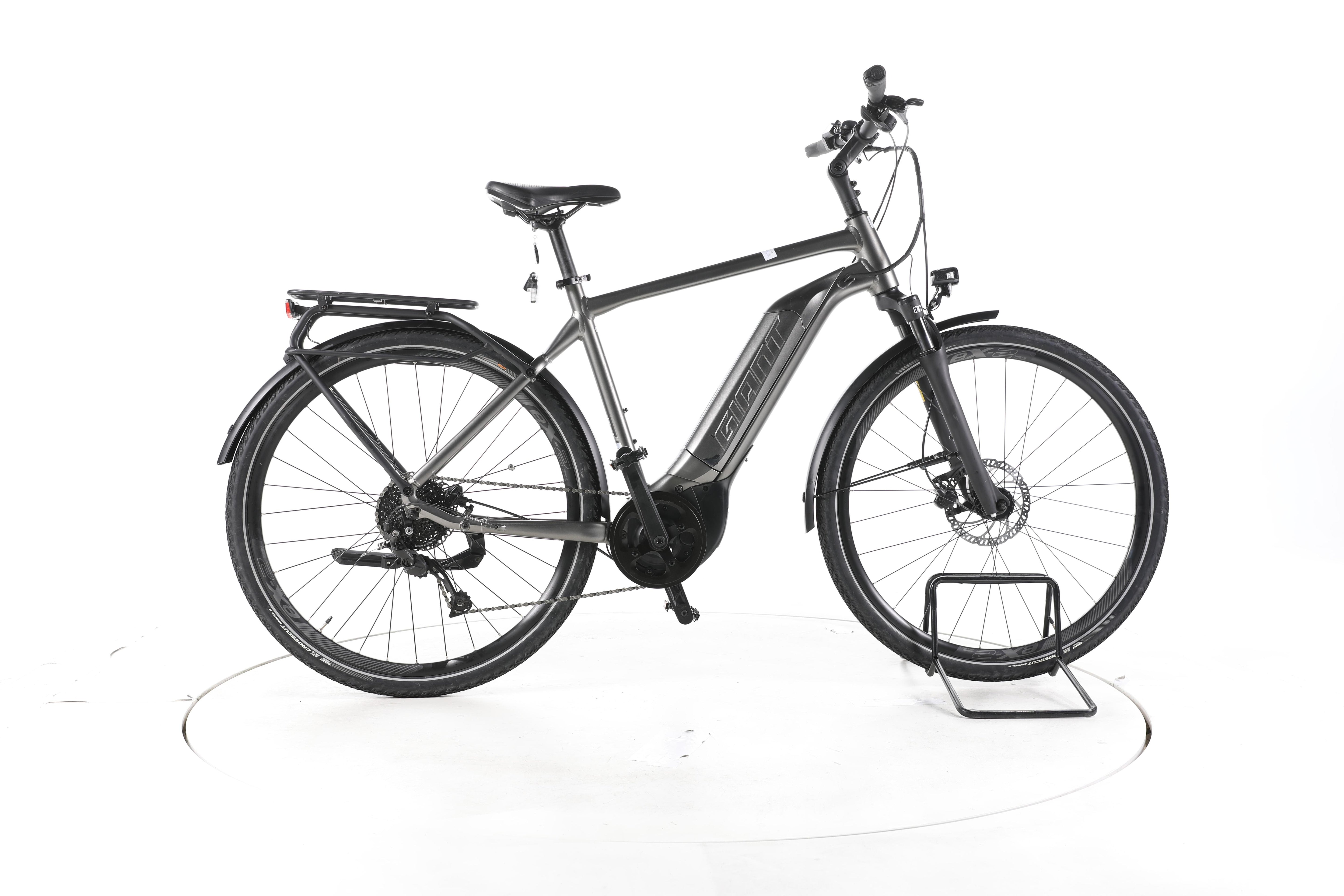 Giant Explore E+3 Trekking E-Bike - Image 1