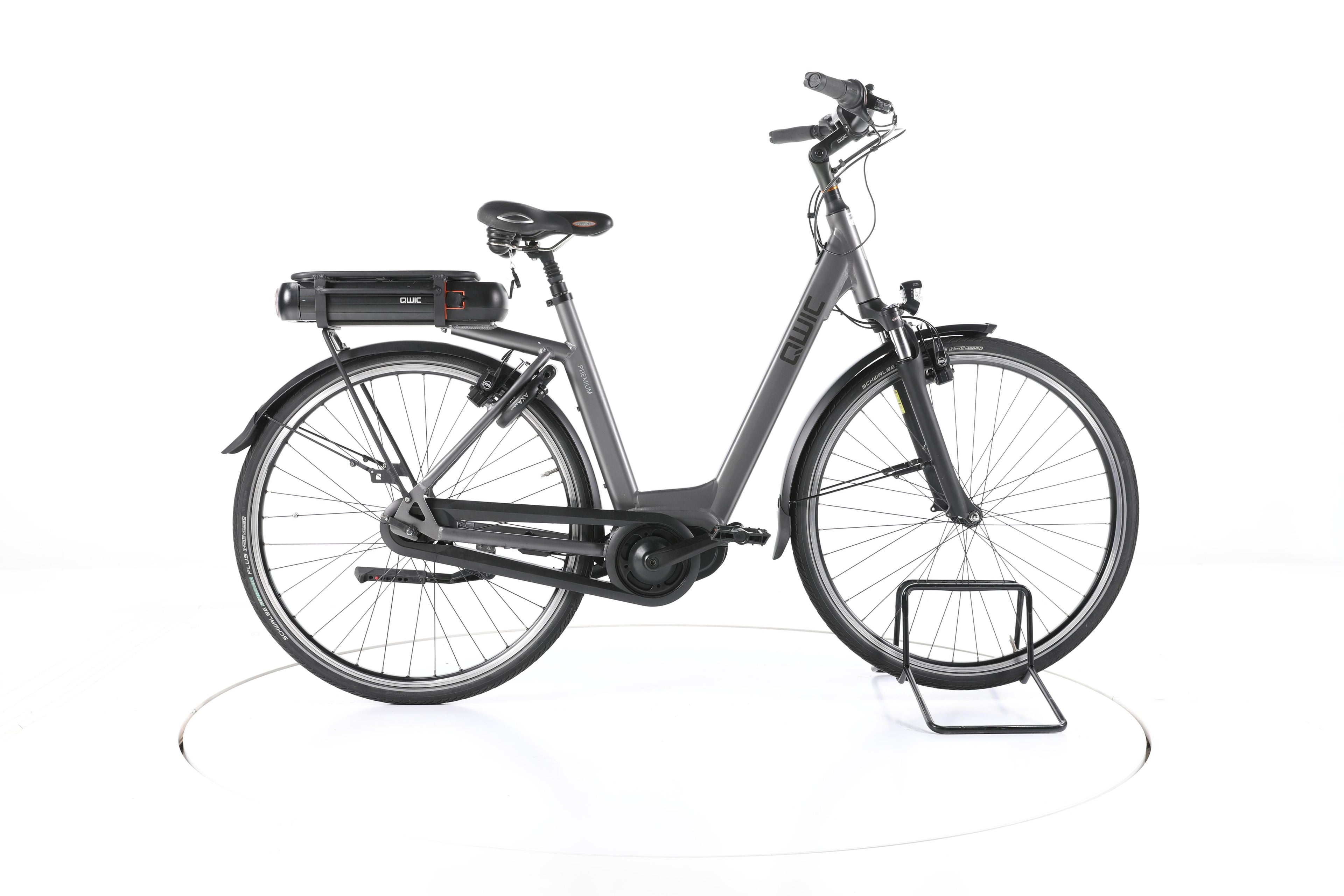 QWIC Premium MN7C City E-Bike Tiefeinsteiger - Image 1