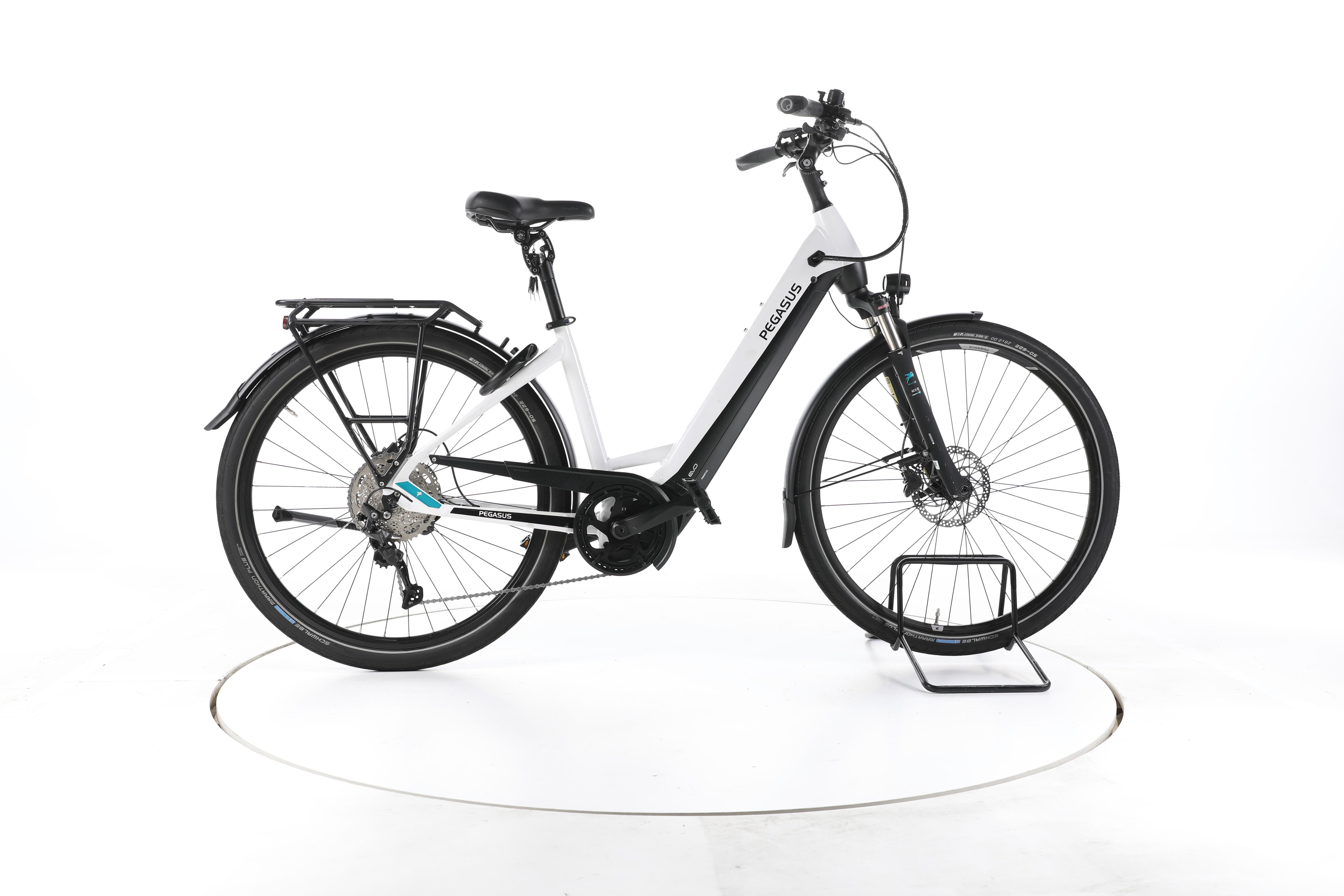 Pegasus Premio EVO 10 Lite Trekking E-Bike Tiefeinsteiger - Image 1