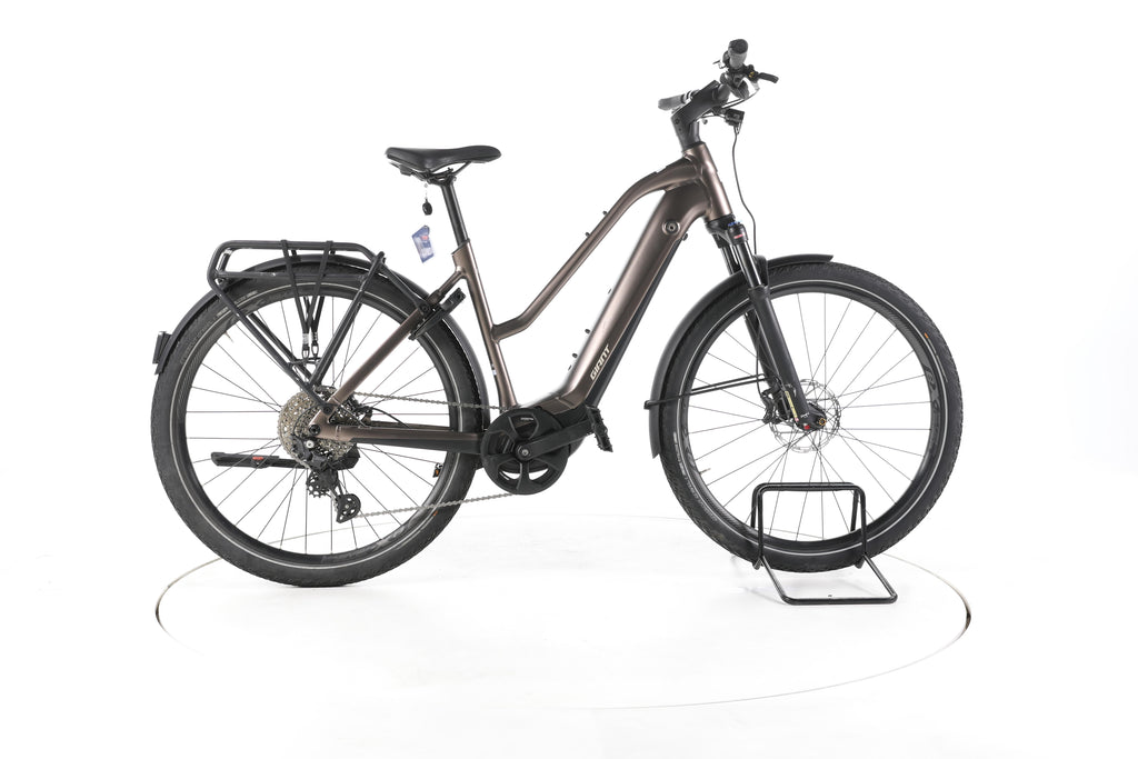 Giant Explore E+ Pro 1 Trekking E-Bike - Image 1