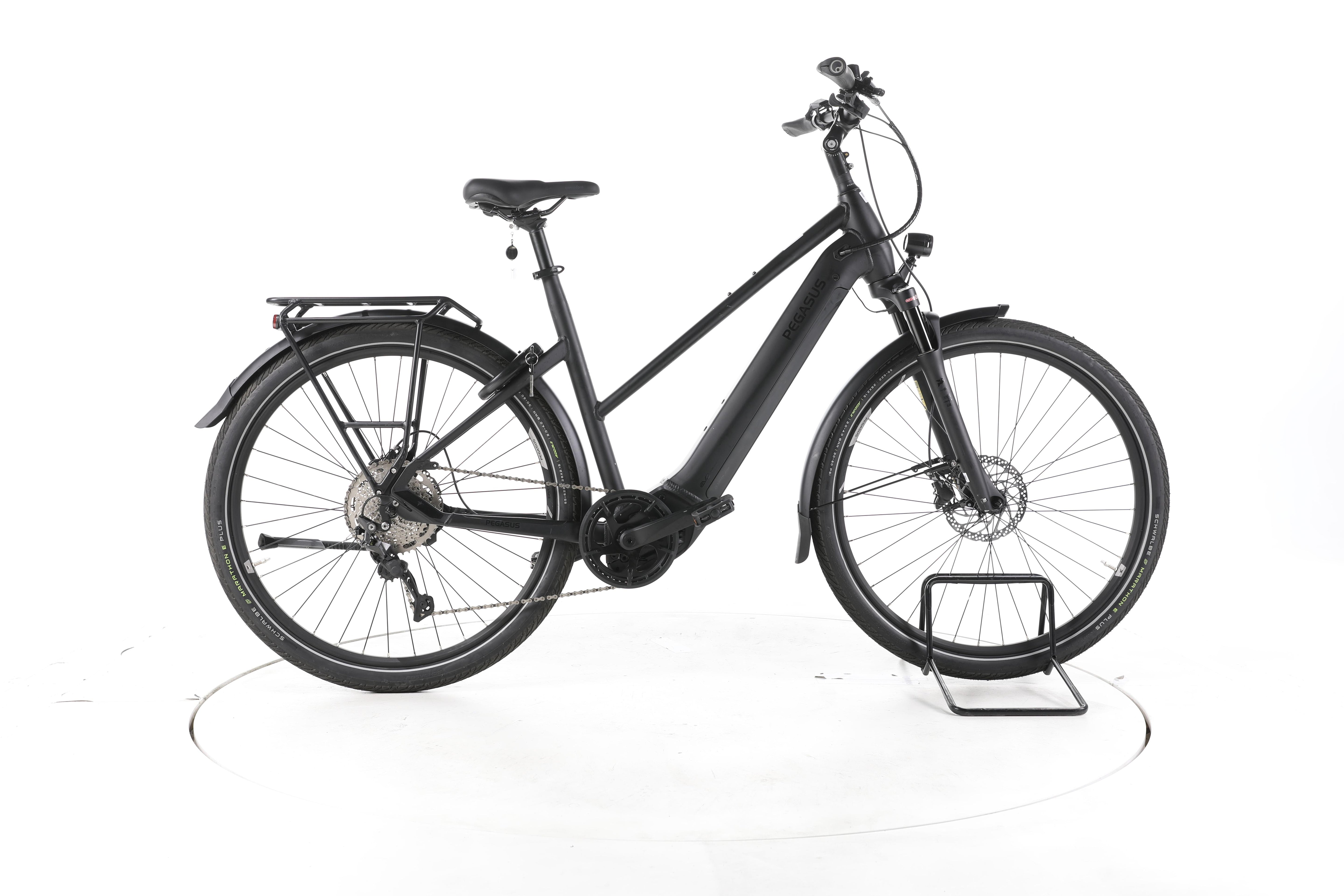 Pegasus Premio Evo 10 Lite Trekking E-Bike 2024 - Image 1