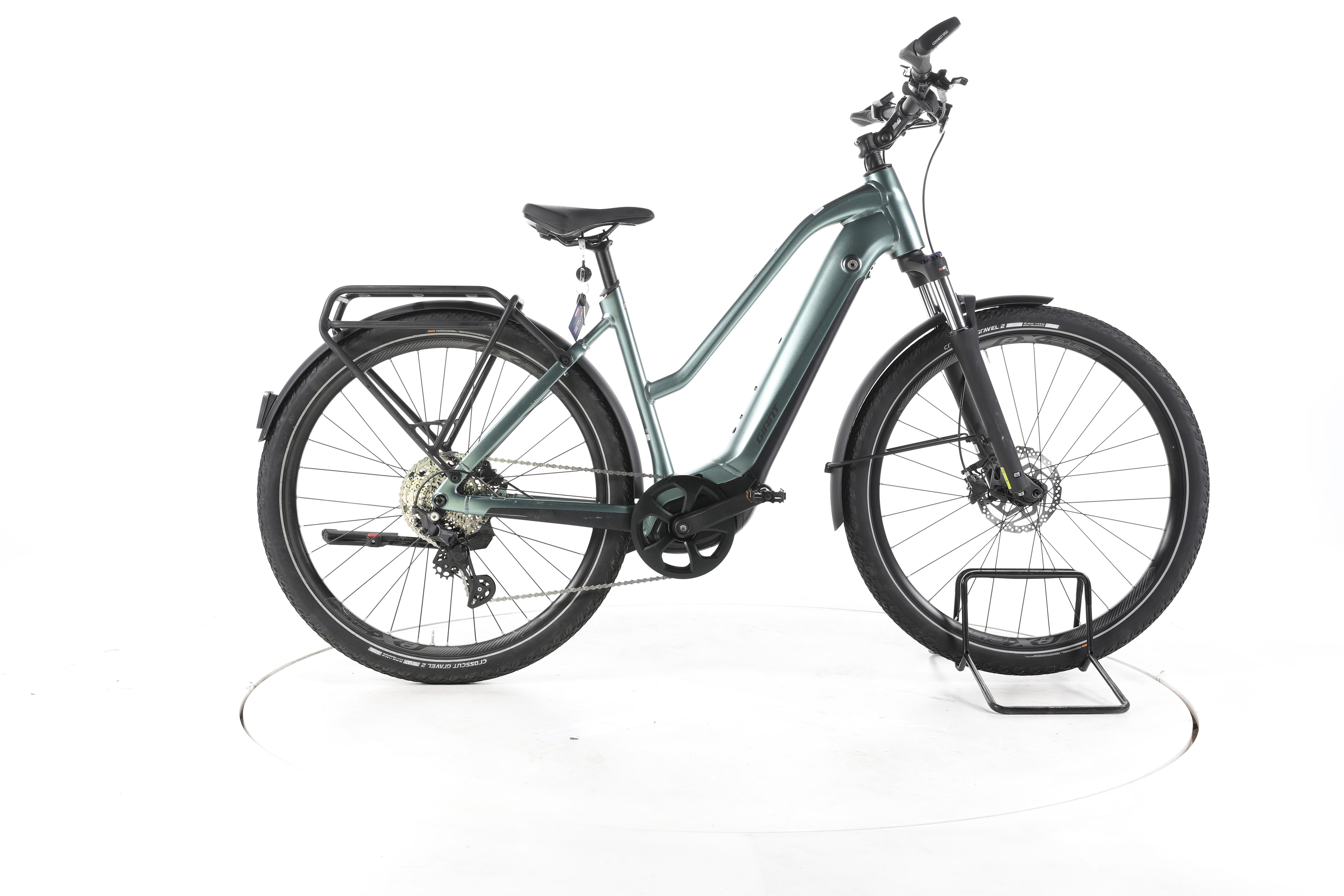Giant Explore E+1 Trekking E-Bike - Image 1