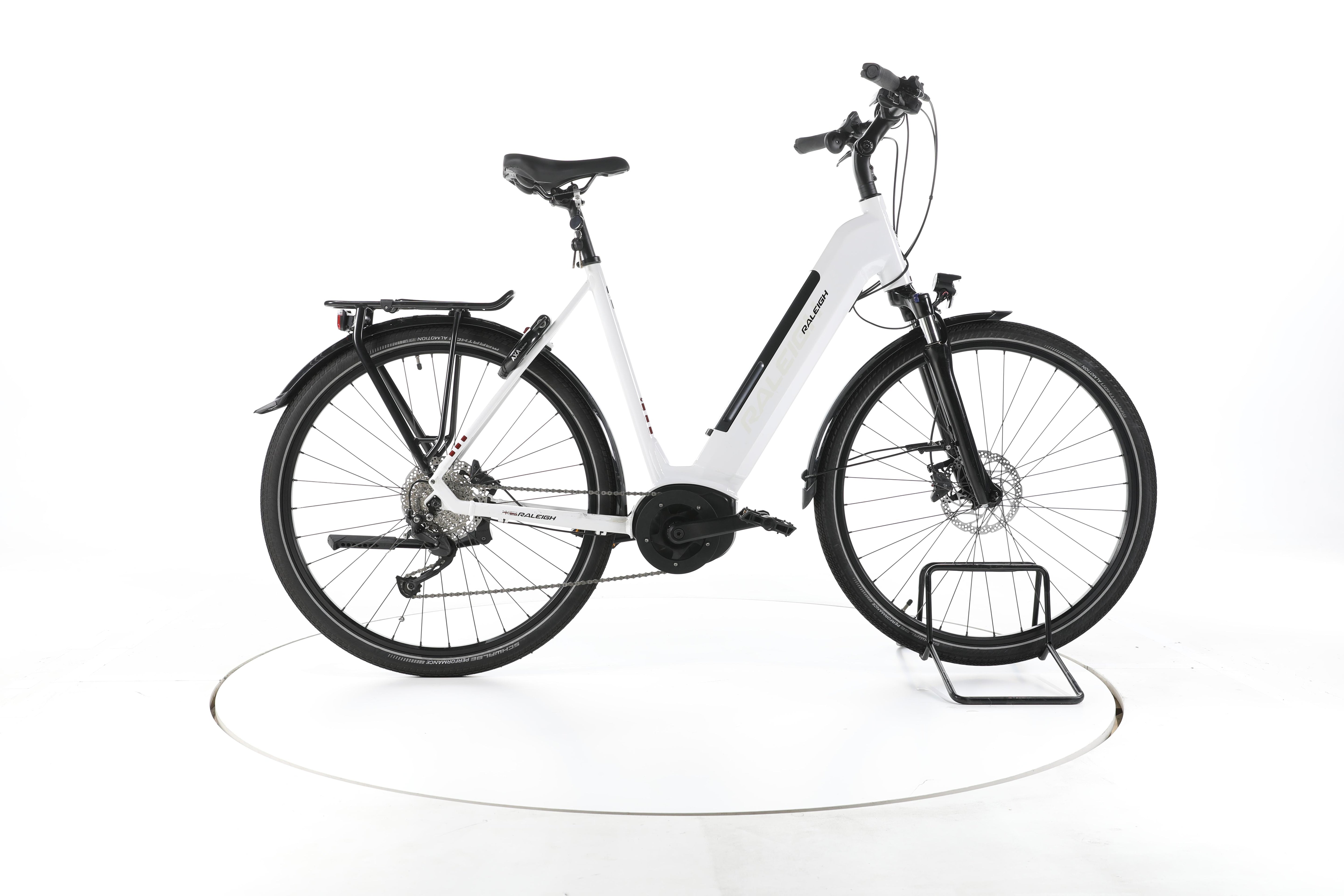Raleigh Kent 9 Trekking E-Bike Tiefeinsteiger - Image 1