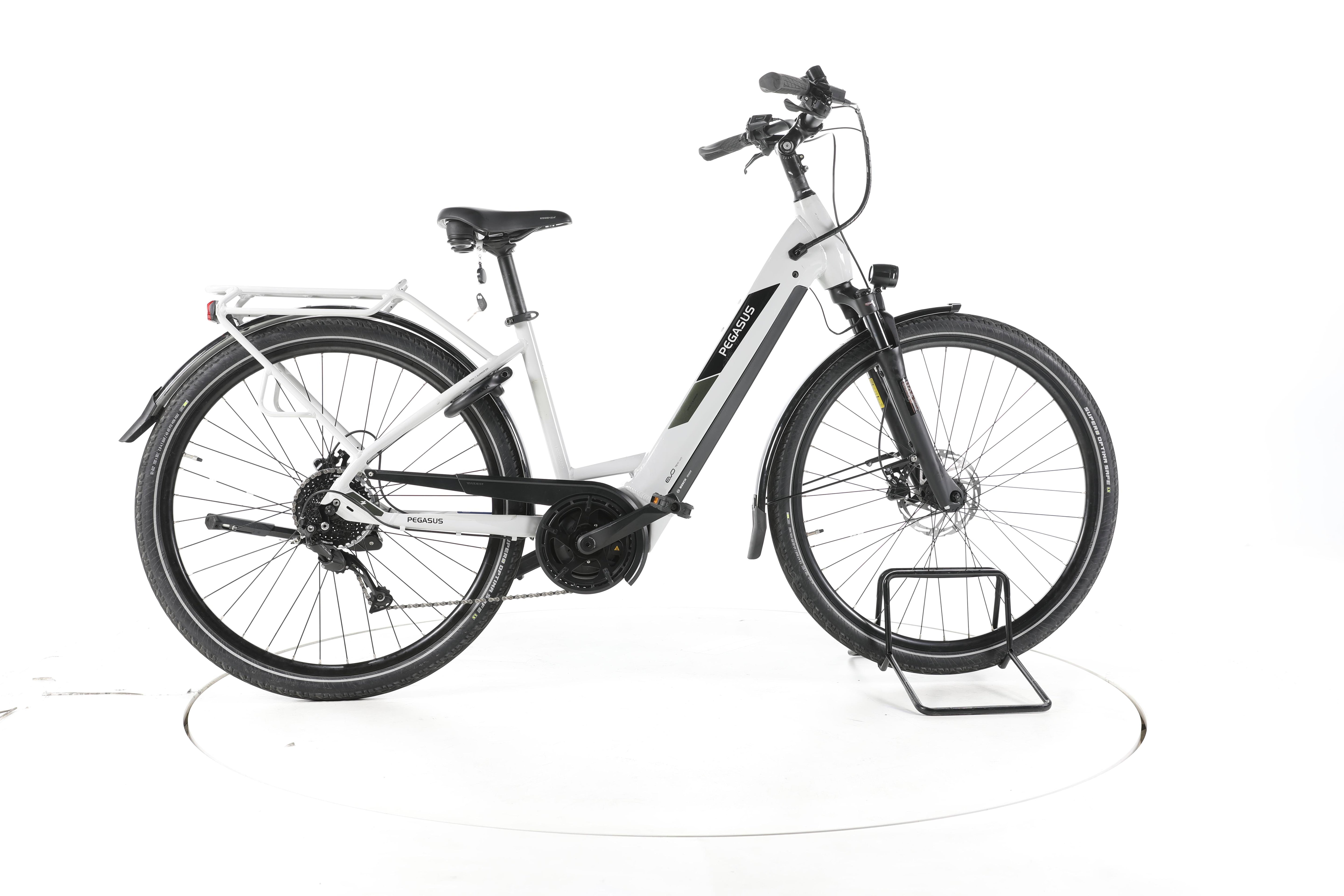 Pegasus Solero Evo 9 Trekking E-Bike Tiefeinsteiger - Image 1