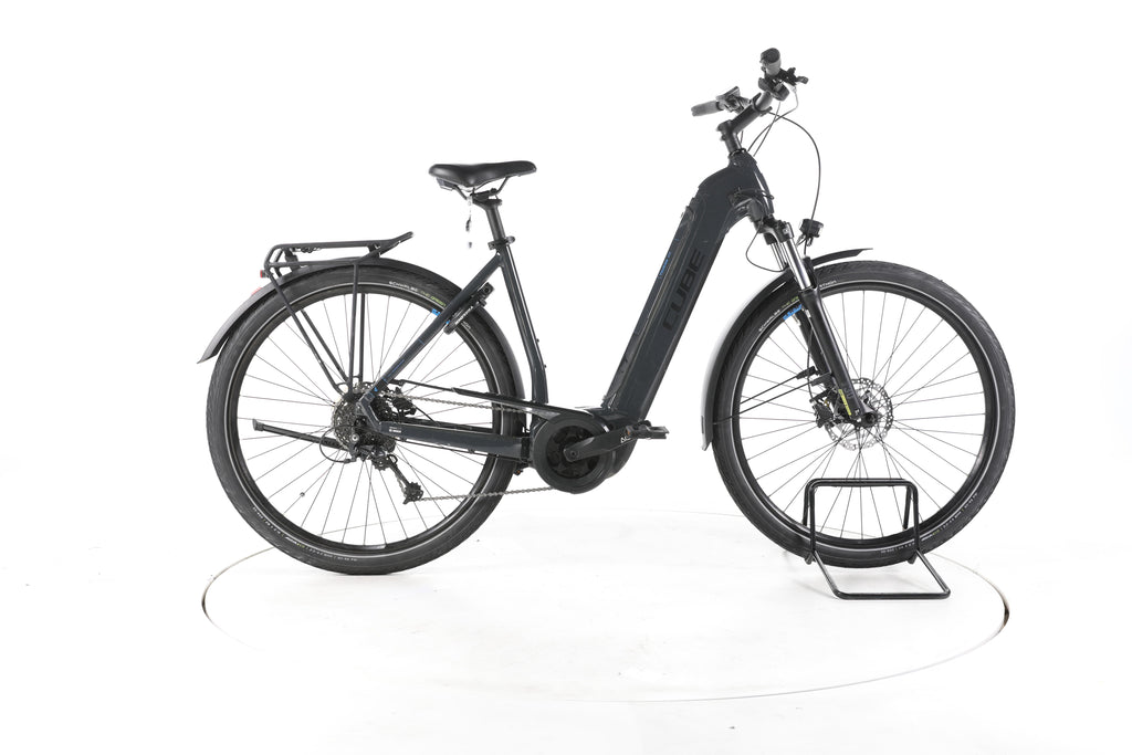 Cube Touring Hybrid One Trekking E-Bike Tiefeinsteiger - Image 1