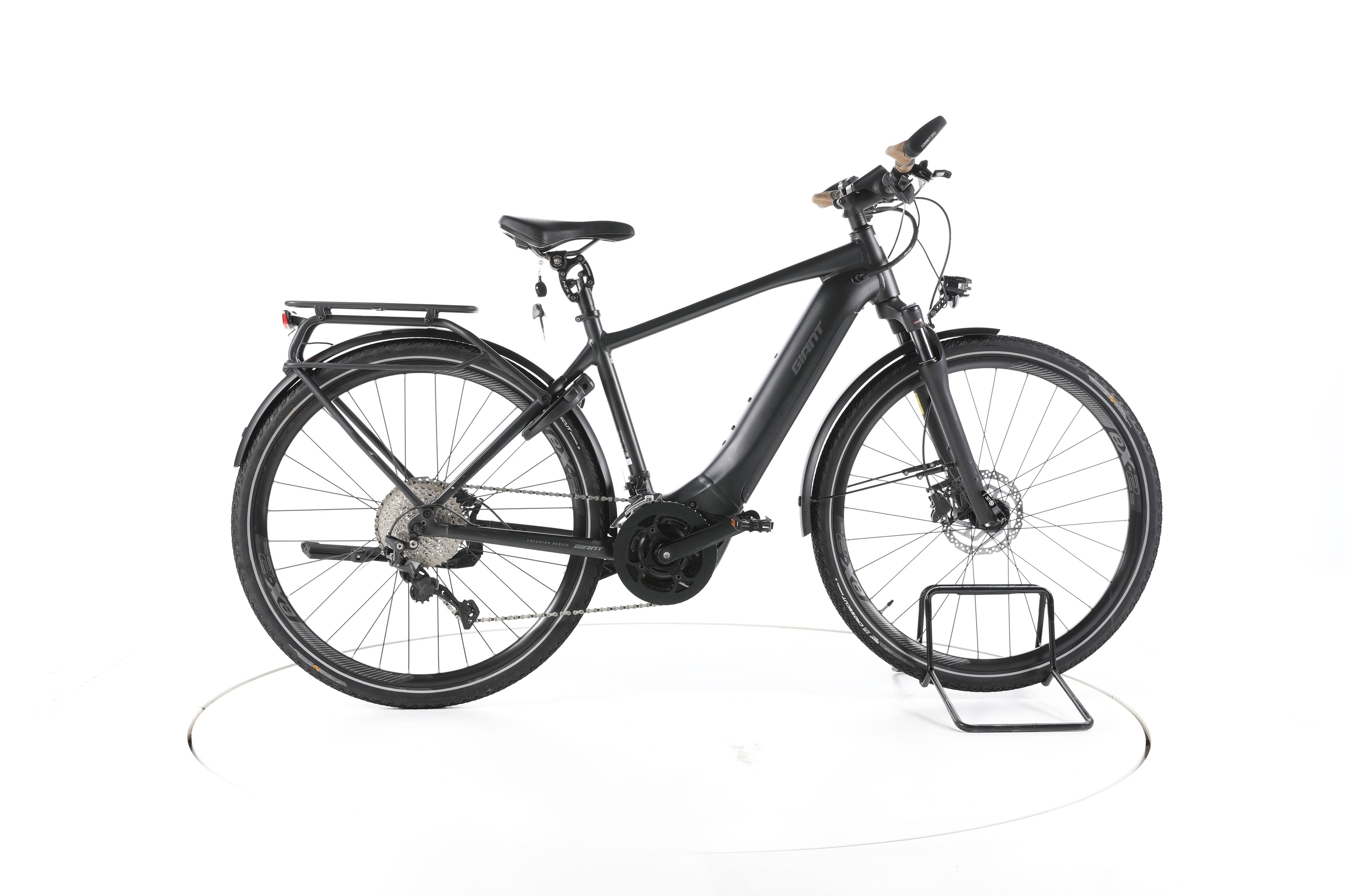 Giant Explore E+1 Trekking E-Bike - Image 1