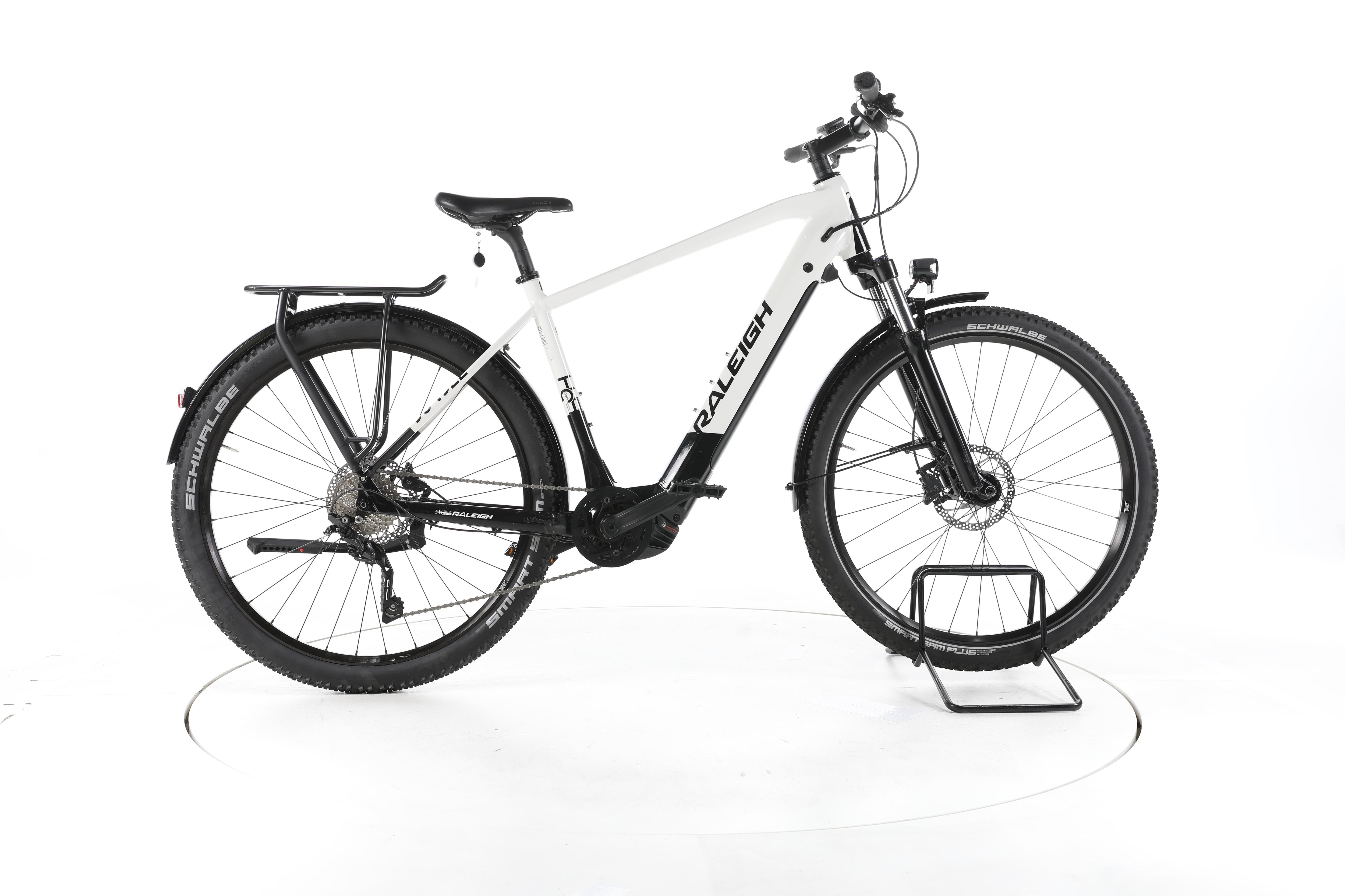Raleigh Dundee 10 Trekking E-Bike - Image 1