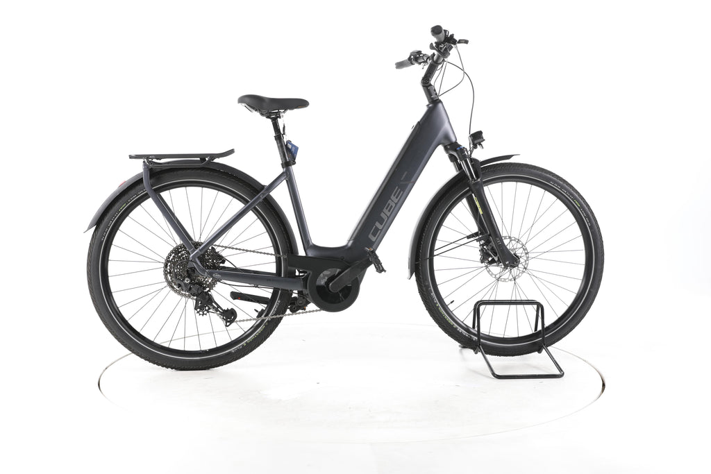 Cube Touring Hybrid Pro Trekking E-Bike Tiefeinsteiger 2024 - Image 1