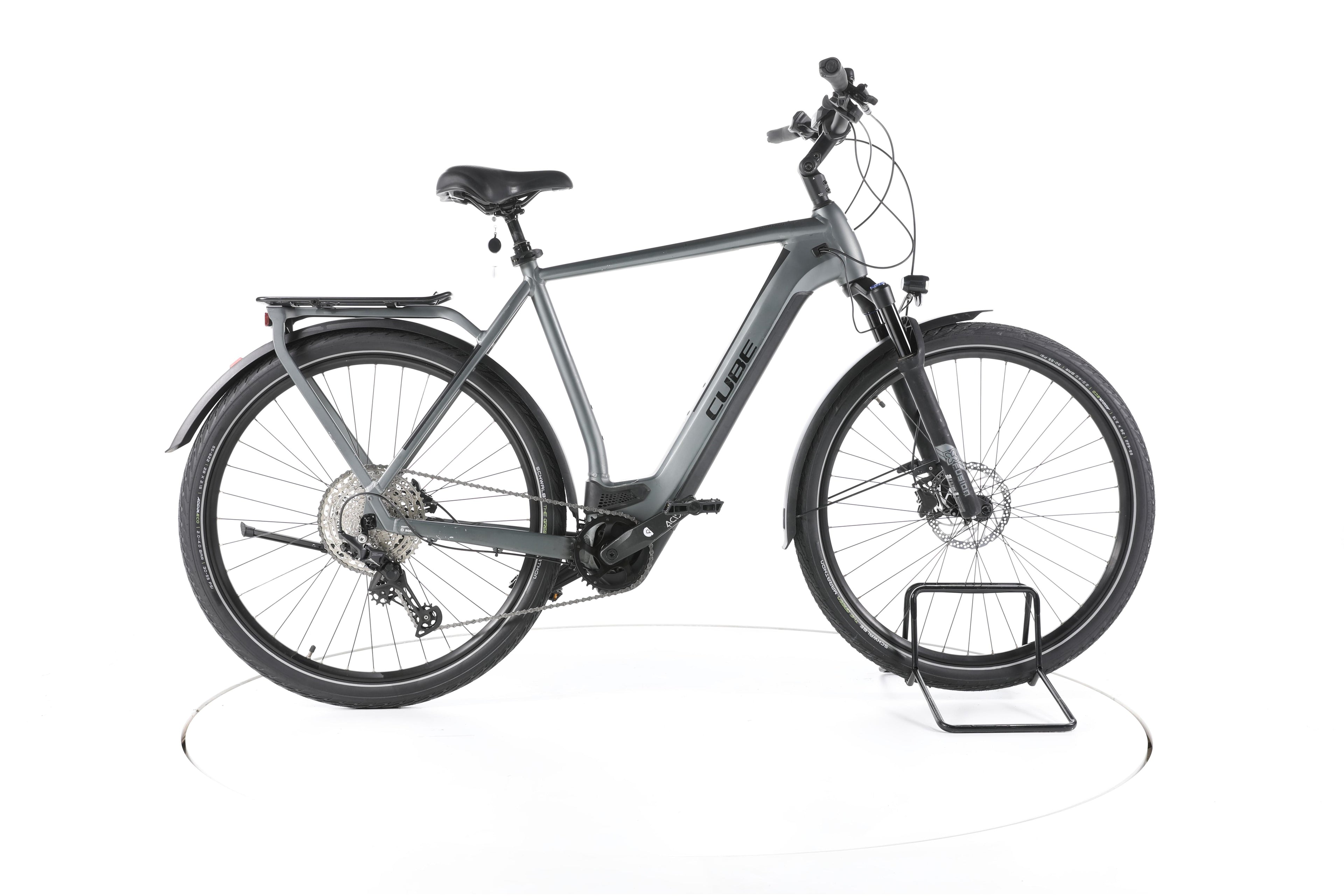 Cube Kathmandu Hybrid Pro Trekking E-Bike - Image 1