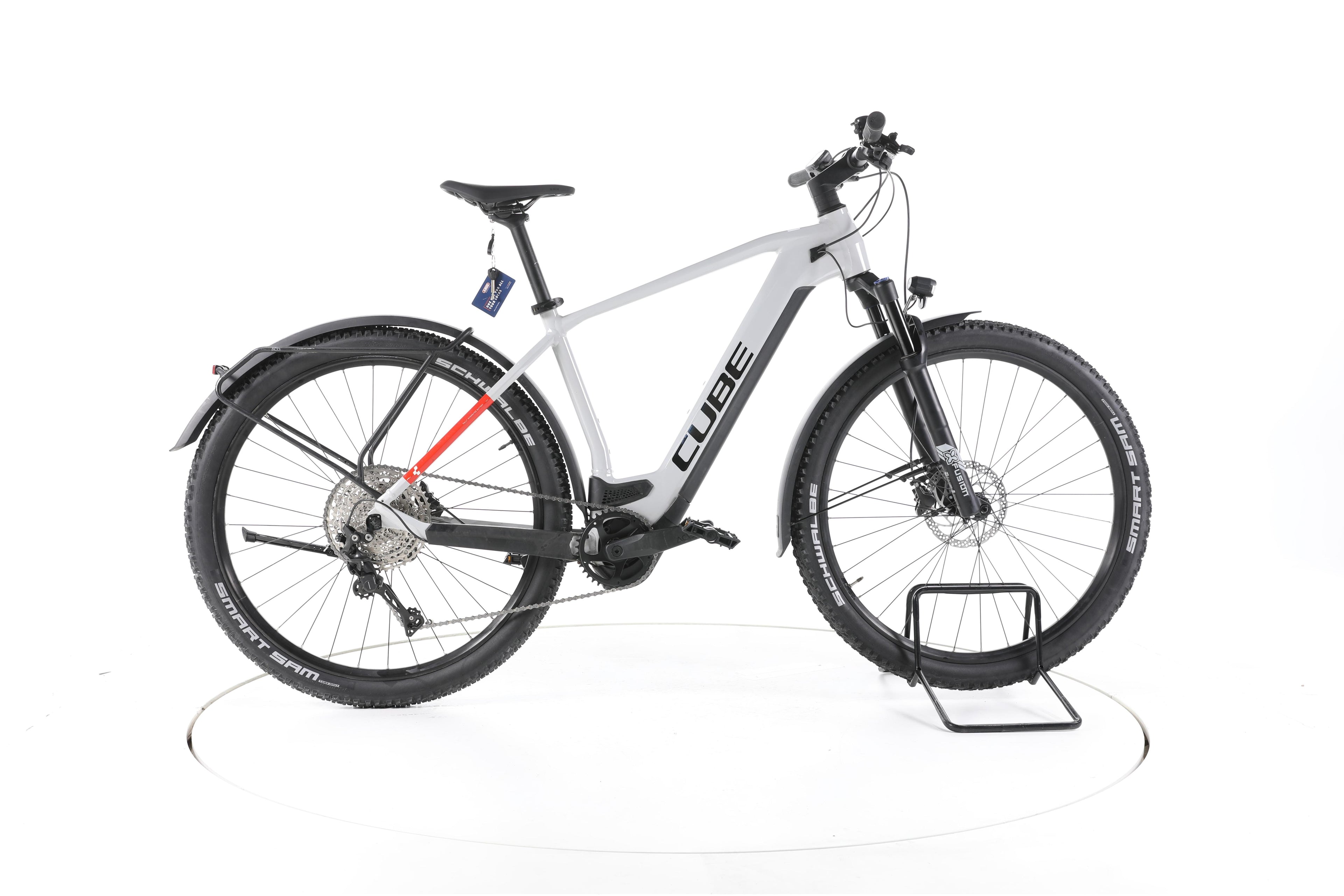 Cube Reaction Hybrid Pro Allroad Trekking E-Bike - Image 1