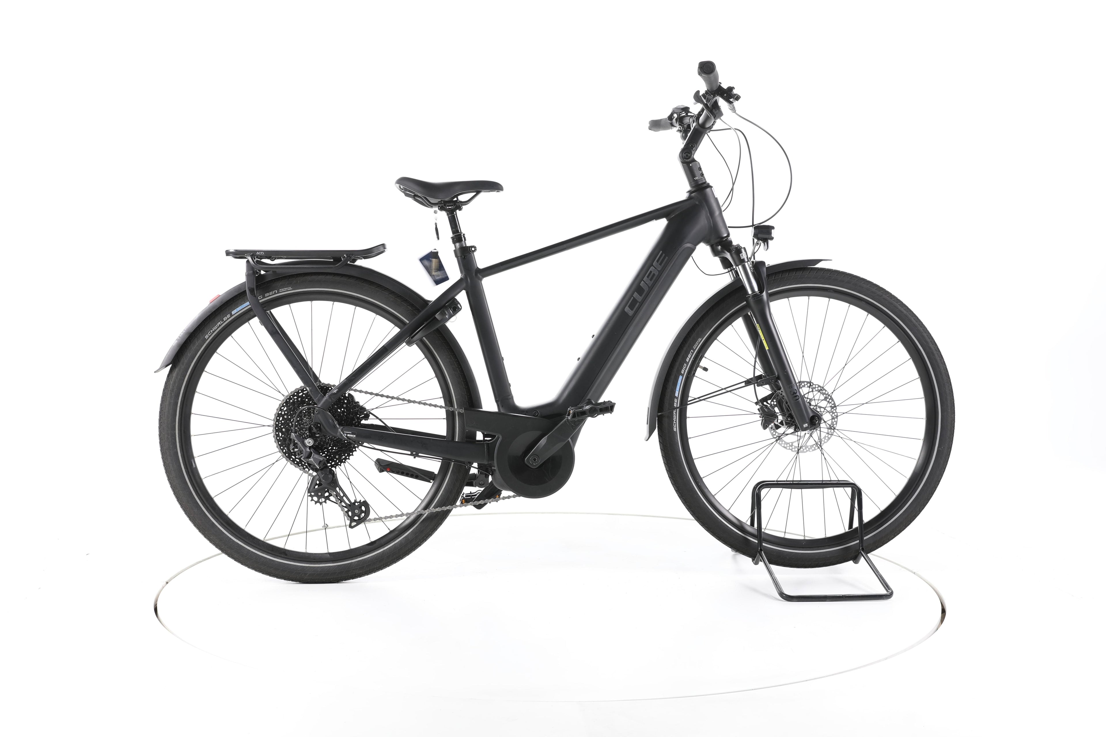 Cube Touring Hybrid Pro Trekking E-Bike 2023 - Image 1