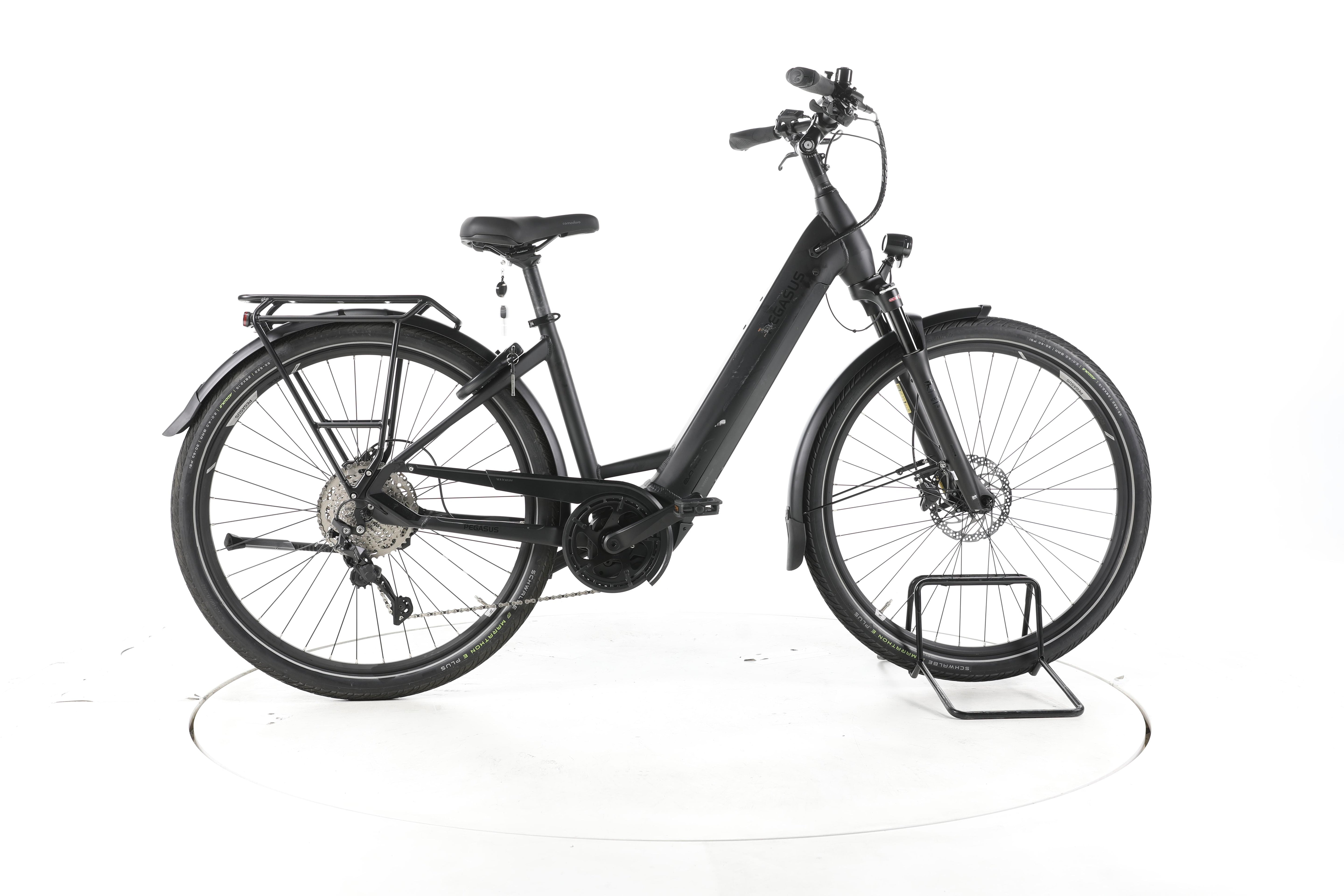 Pegasus Premio Evo 10 Lite Trekking E-Bike Tiefeinsteiger 2024 - Image 1