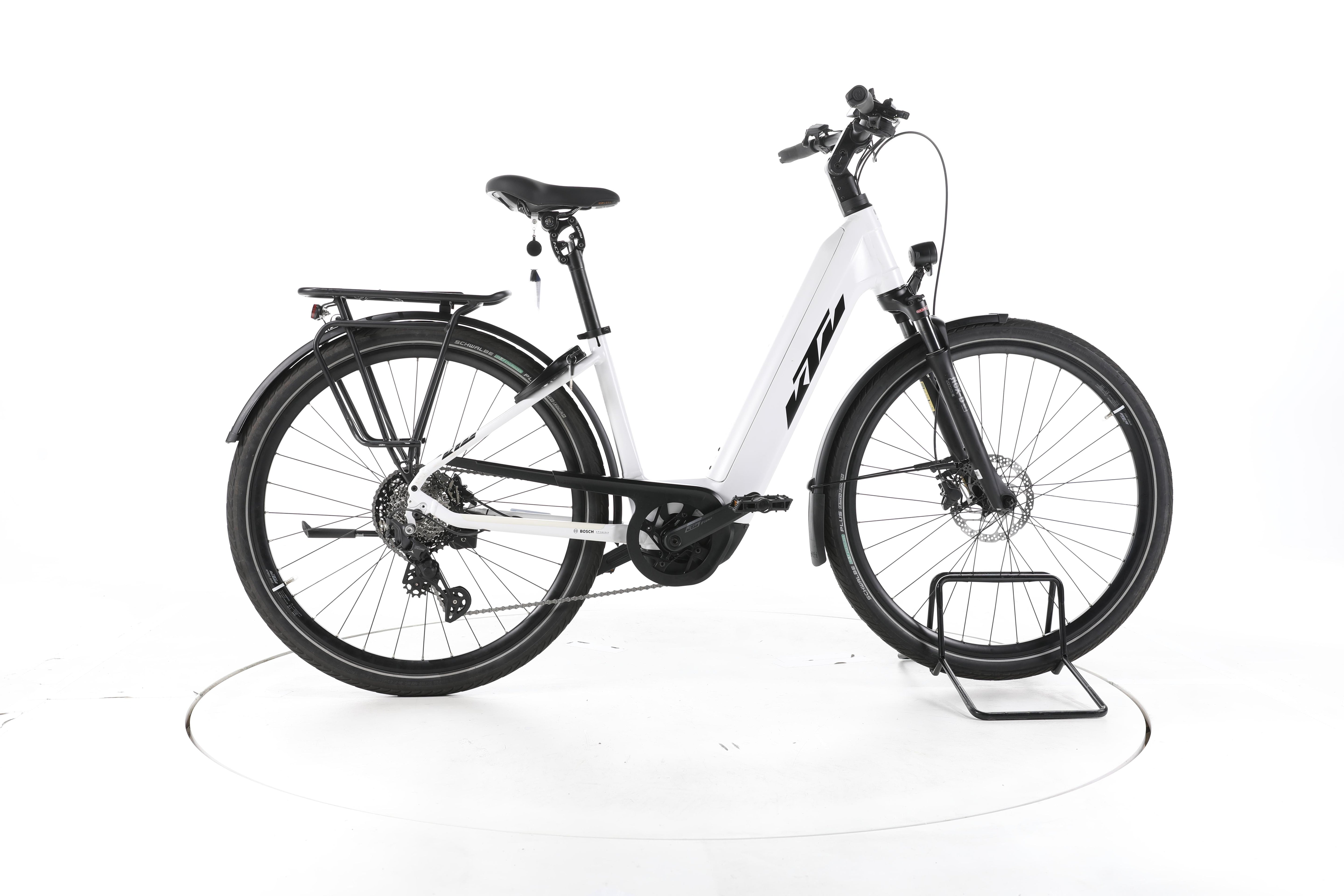 KTM ZEG CENTO 10 PLUS Trekking E-Bike Tiefeinsteiger - Image 1