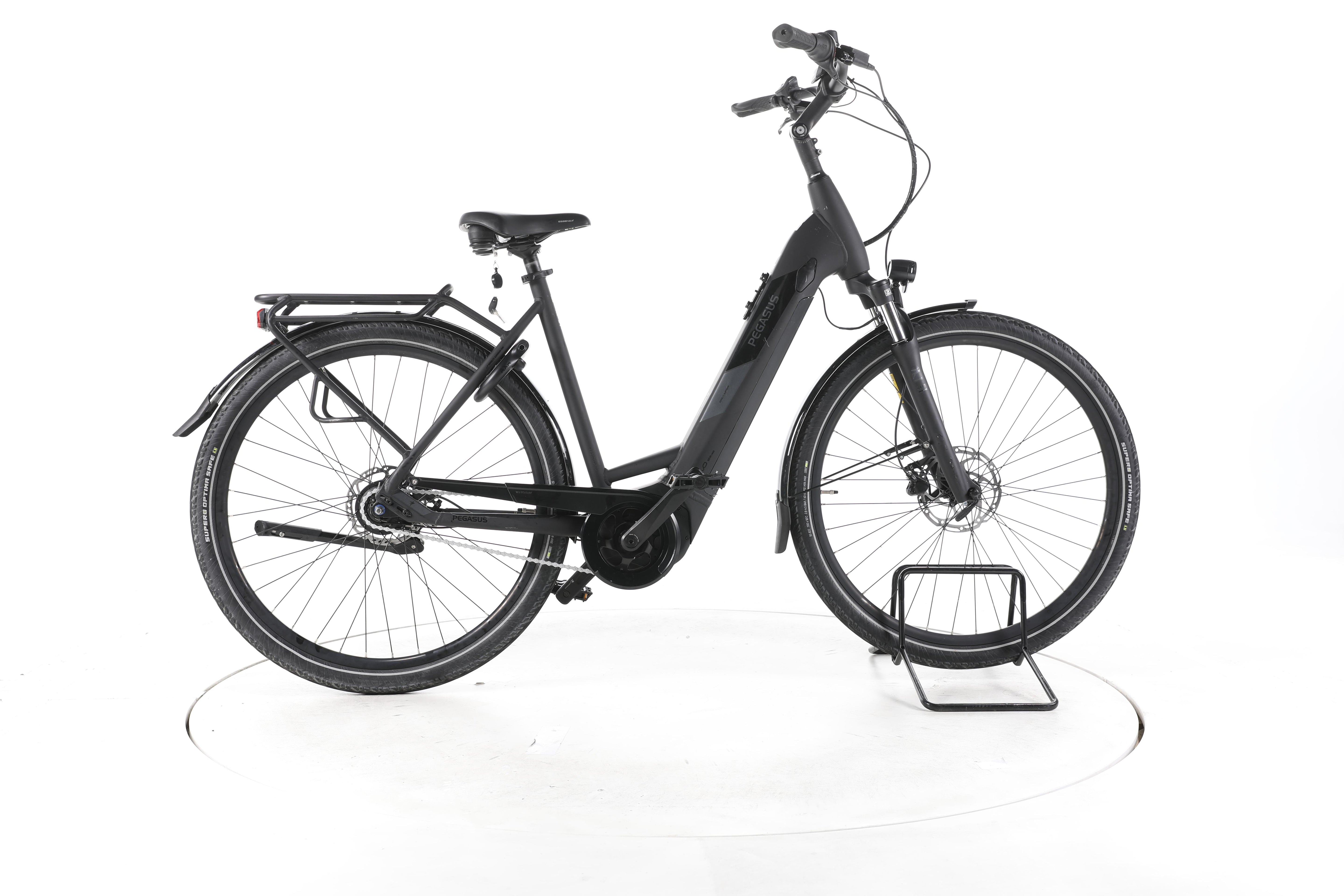 Pegasus Solero EVO 8R City E-Bike Tiefeinsteiger - Image 1