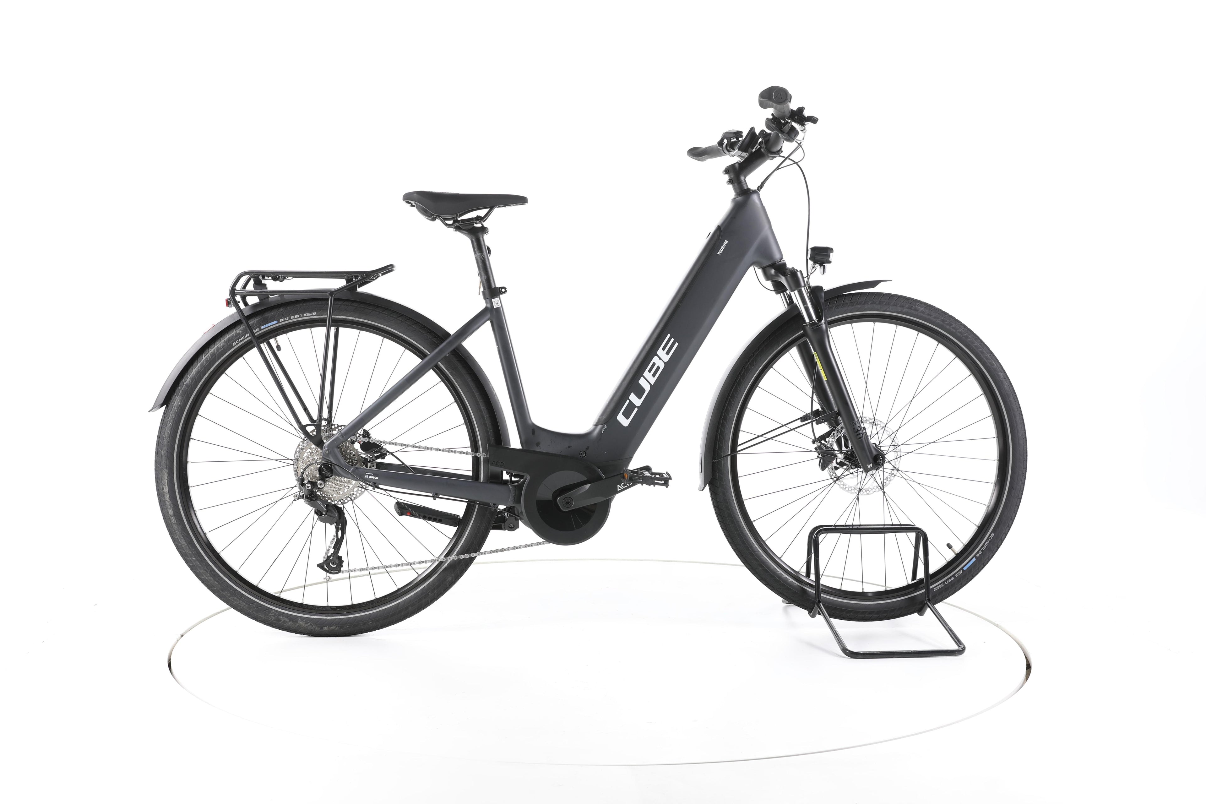Cube Touring Hybrid ONE Trekking E-Bike Tiefeinsteiger 2023 - Image 1