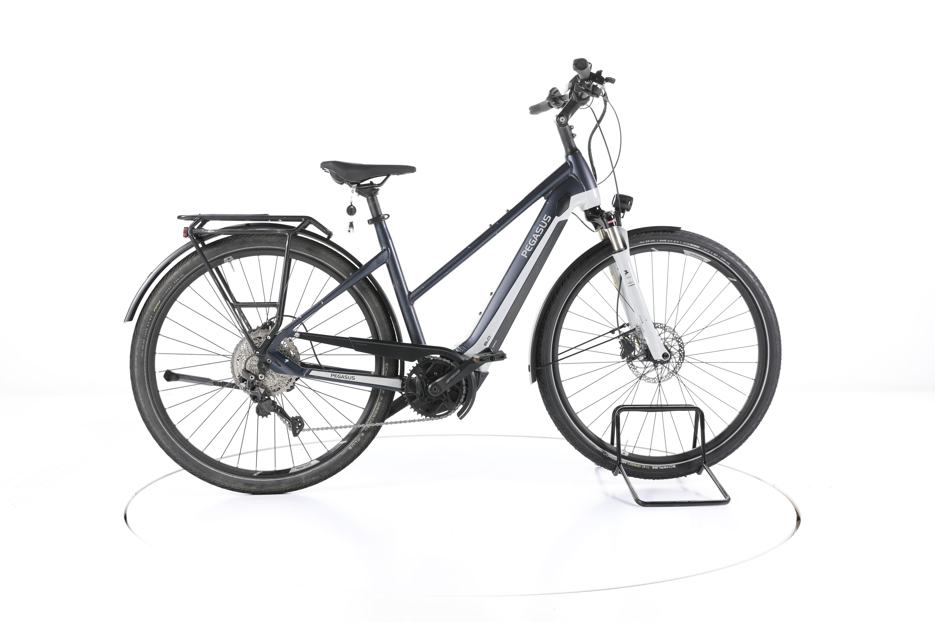 Pegasus Premio Evo 10 Lite Trekking E-Bike - Image 1