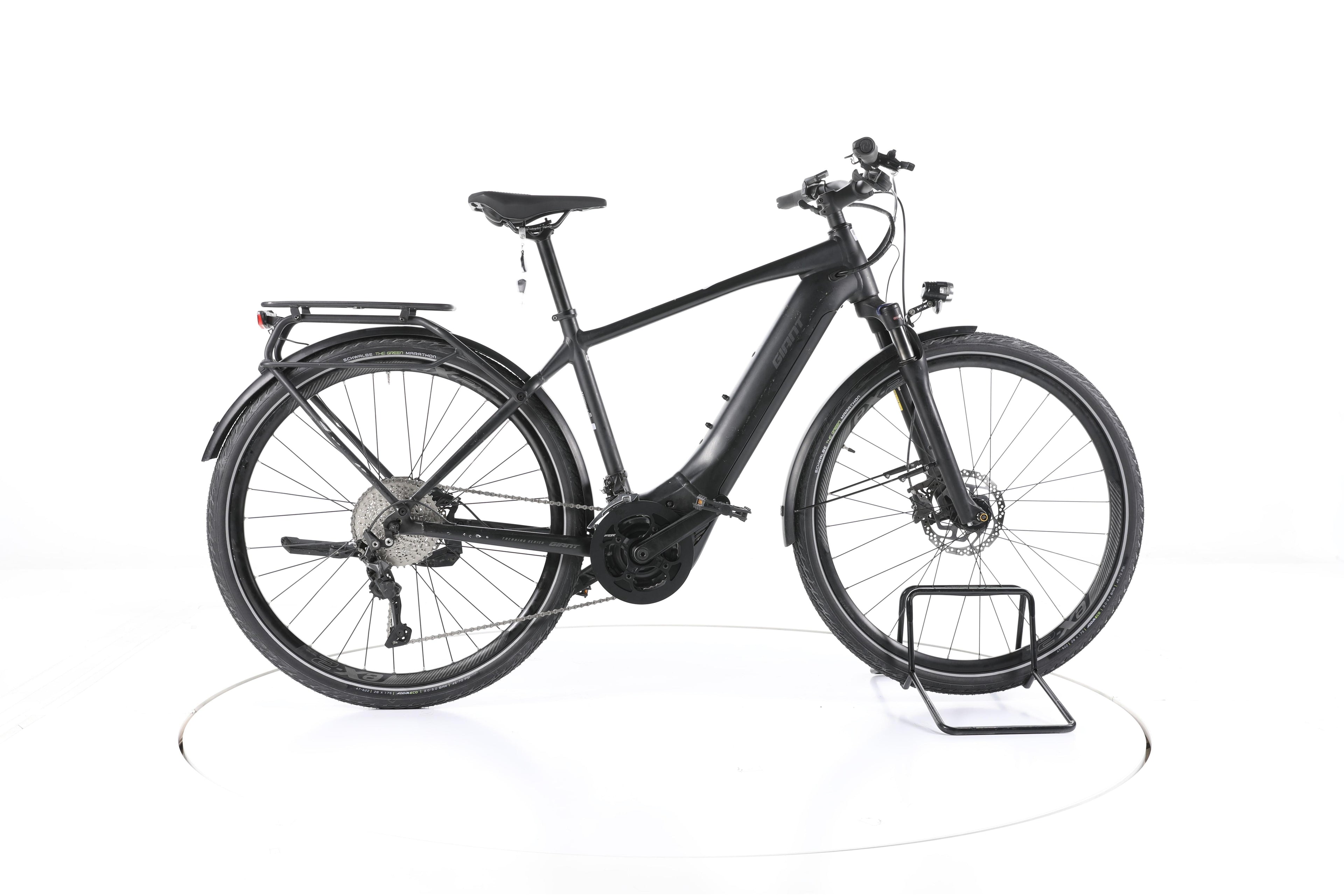 Giant Explore E+ 1 Trekking E-Bike - Image 1