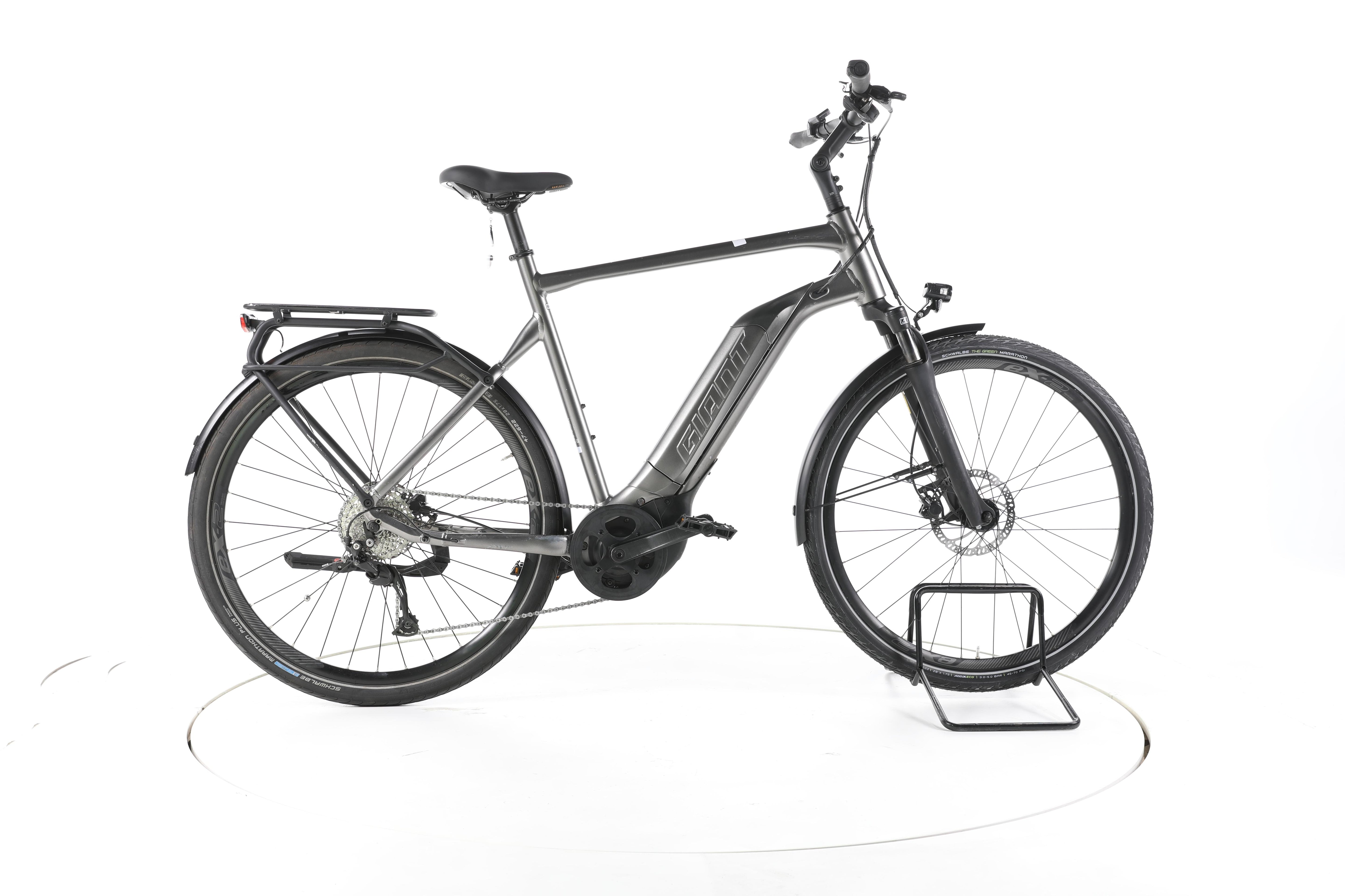 Giant Explore E+ 3 Trekking E-Bike - Image 1