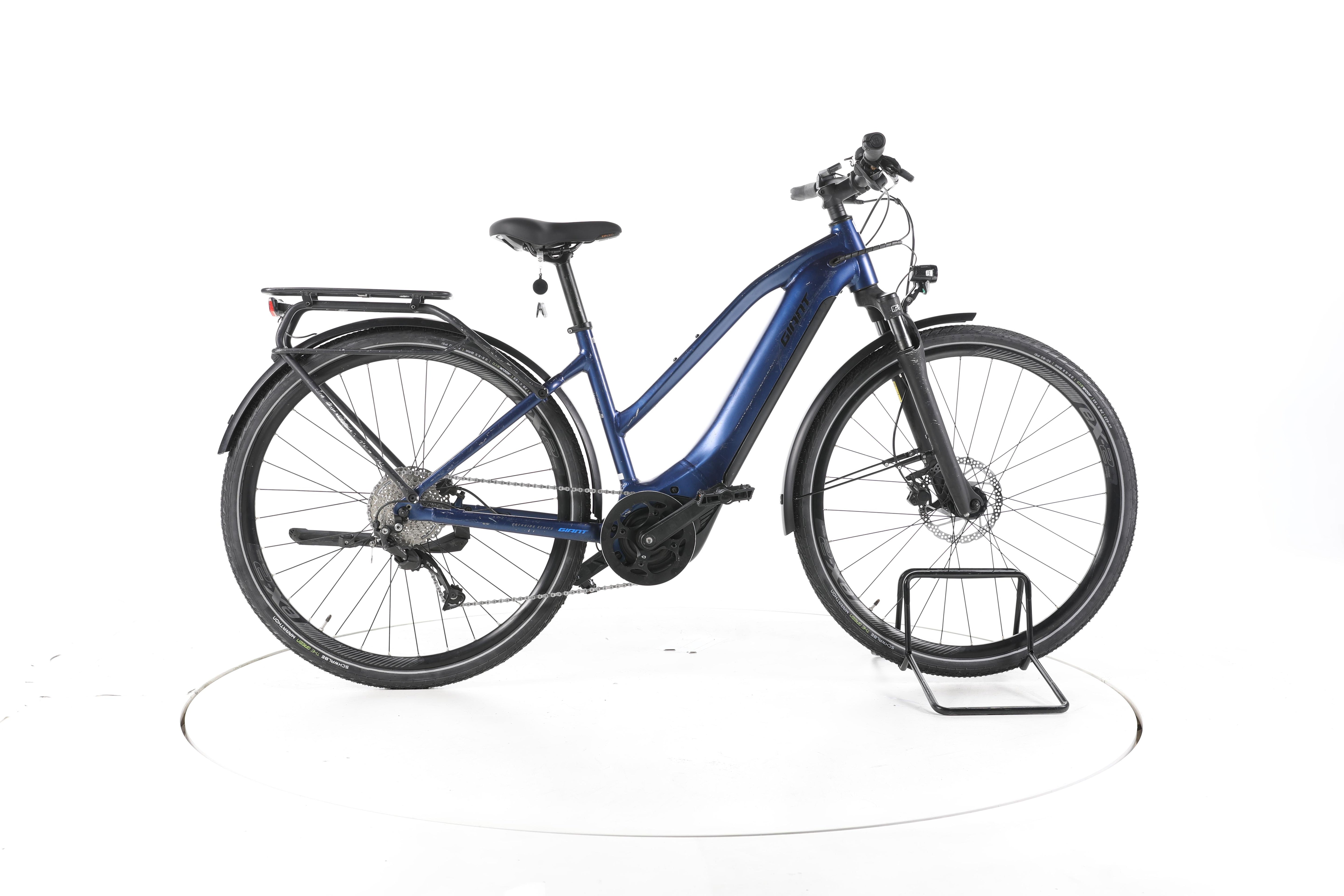 Giant Explore E+ 2 Trekking E-Bike - Image 1