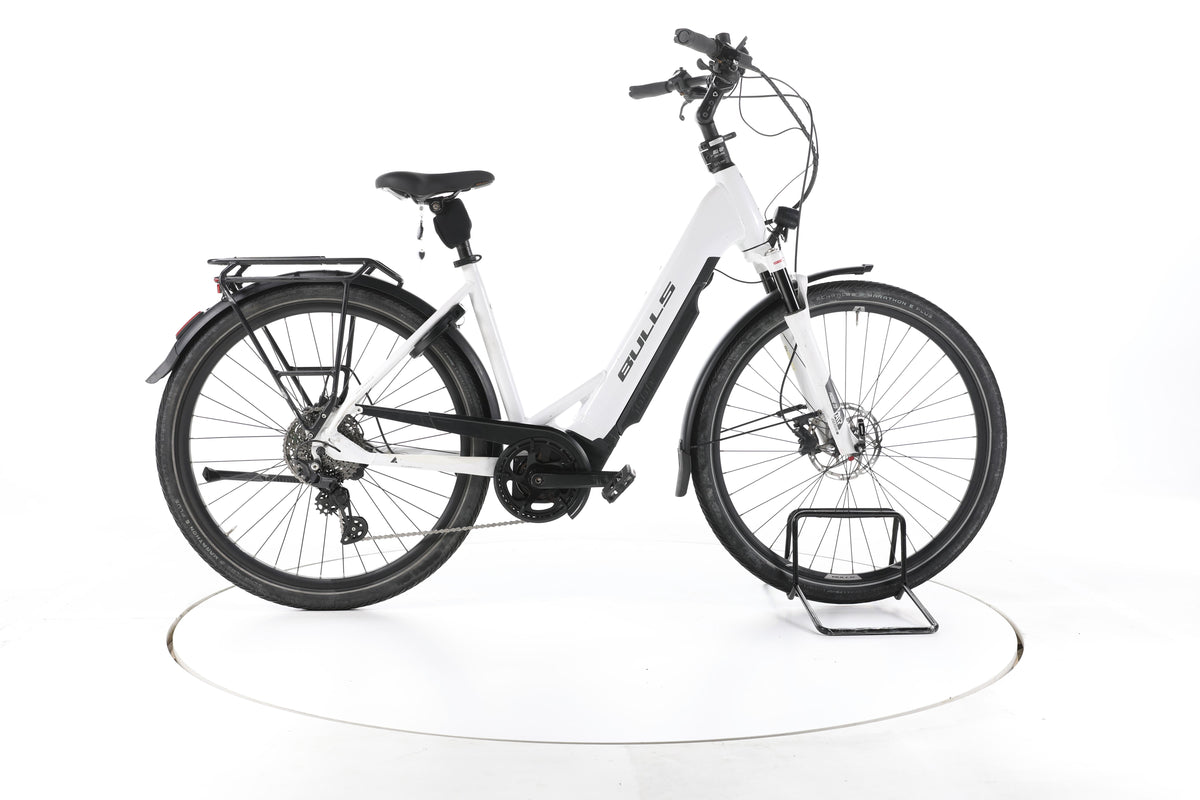 Bulls Tourer EVO 10 Trekking E-Bike Tiefeinsteiger - Image 1