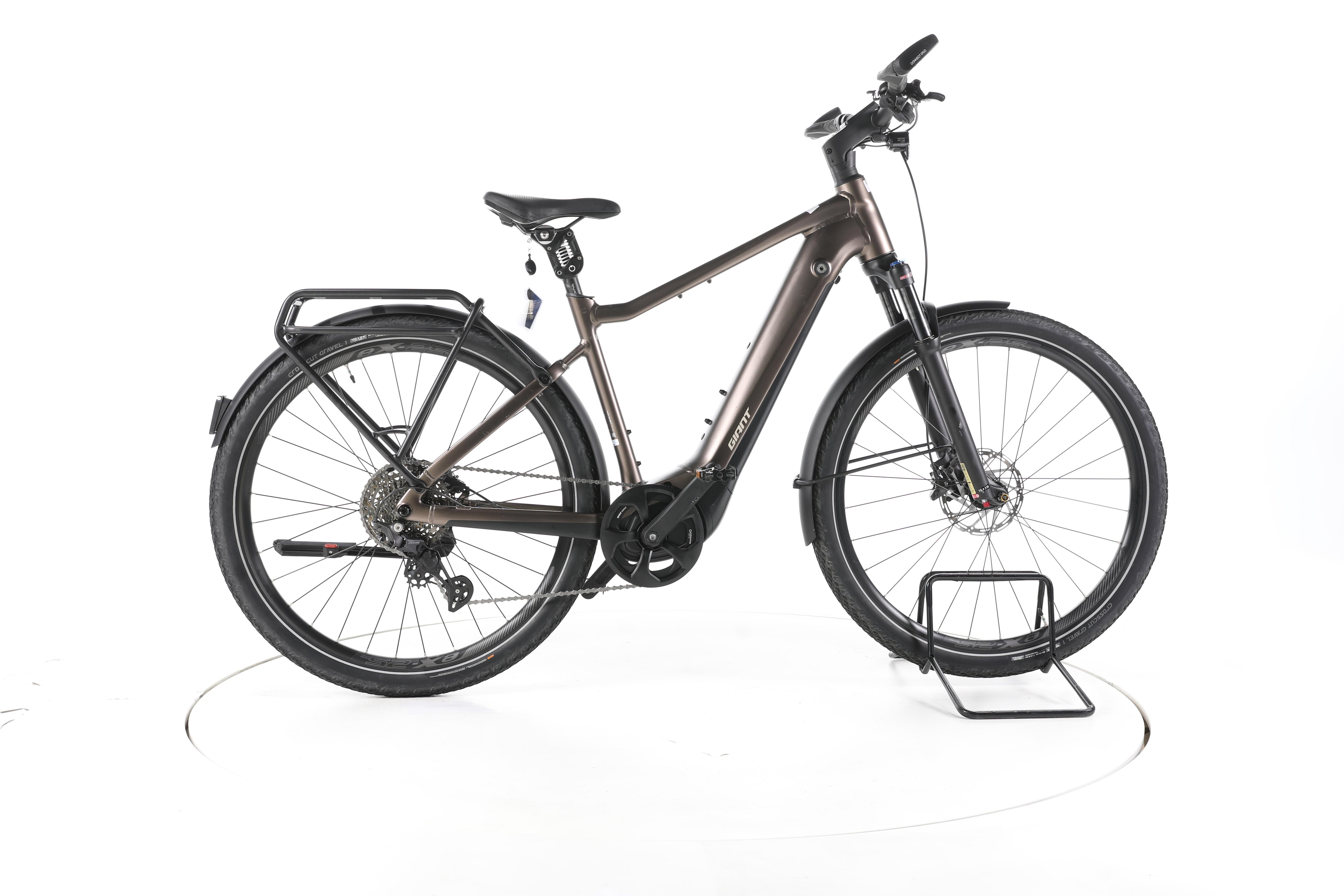 Giant Explore E+ Pro 1 Trekking E-Bike - Image 1