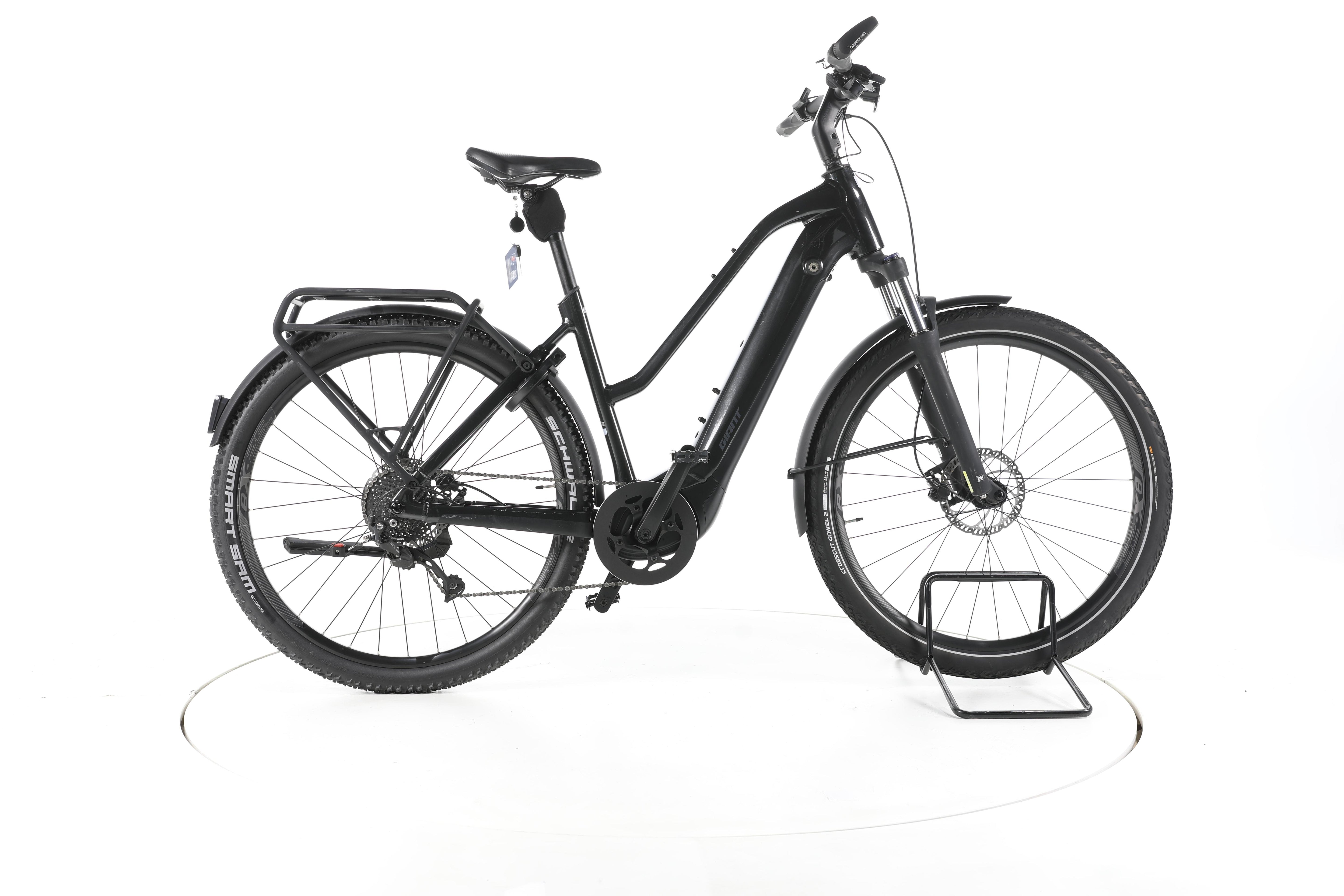 Giant Explore E+ 2 STA Trekking E-Bike - Image 1