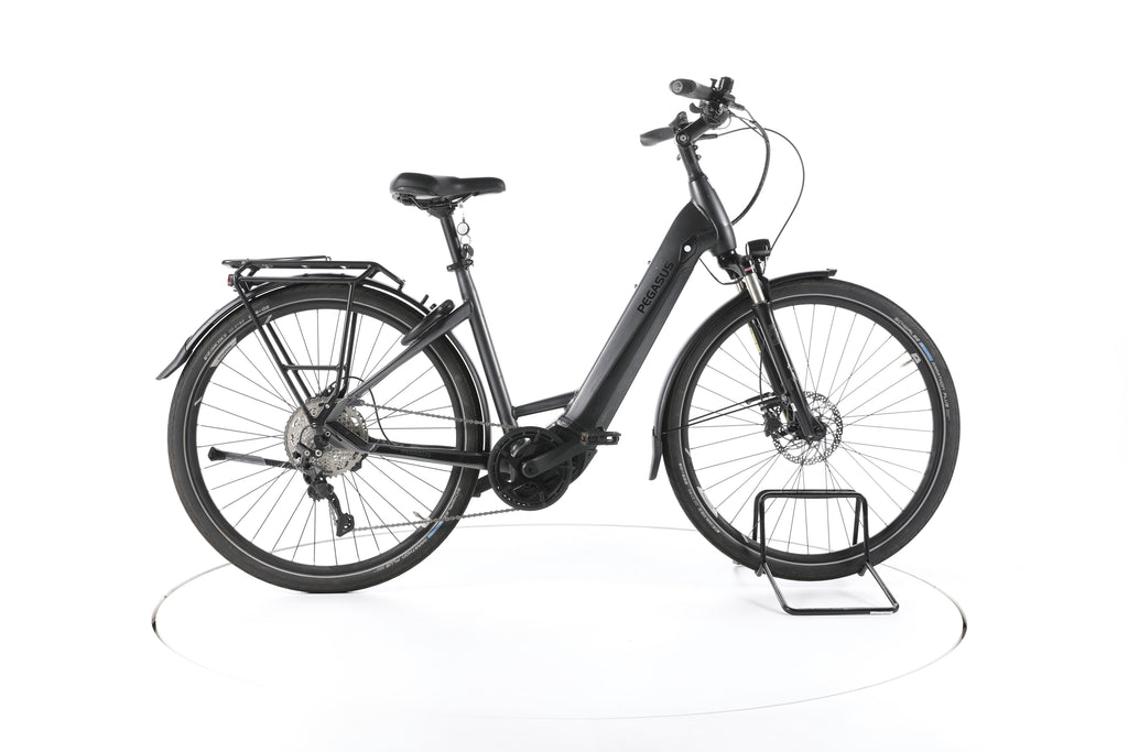 Pegasus Premio EVO 10 Lite Trekking E-Bike Tiefeinsteiger - Image 1