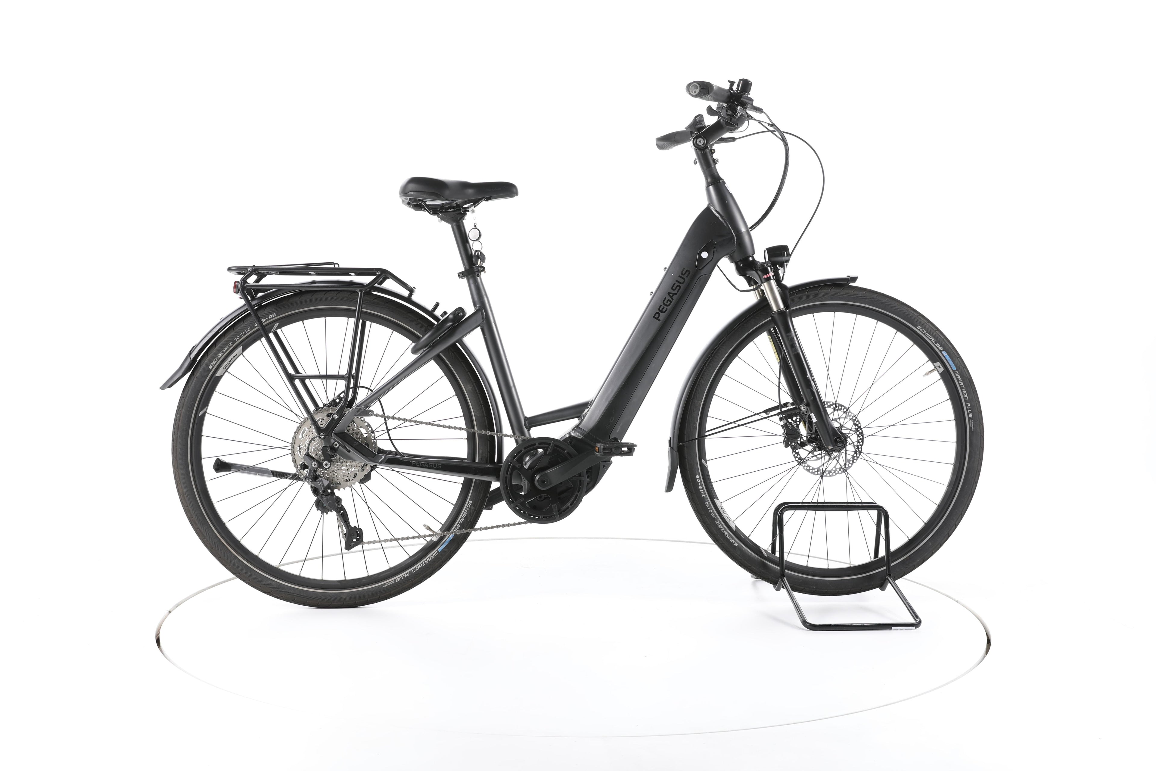 Pegasus Premio EVO 10 Lite Trekking E-Bike Tiefeinsteiger - Image 1