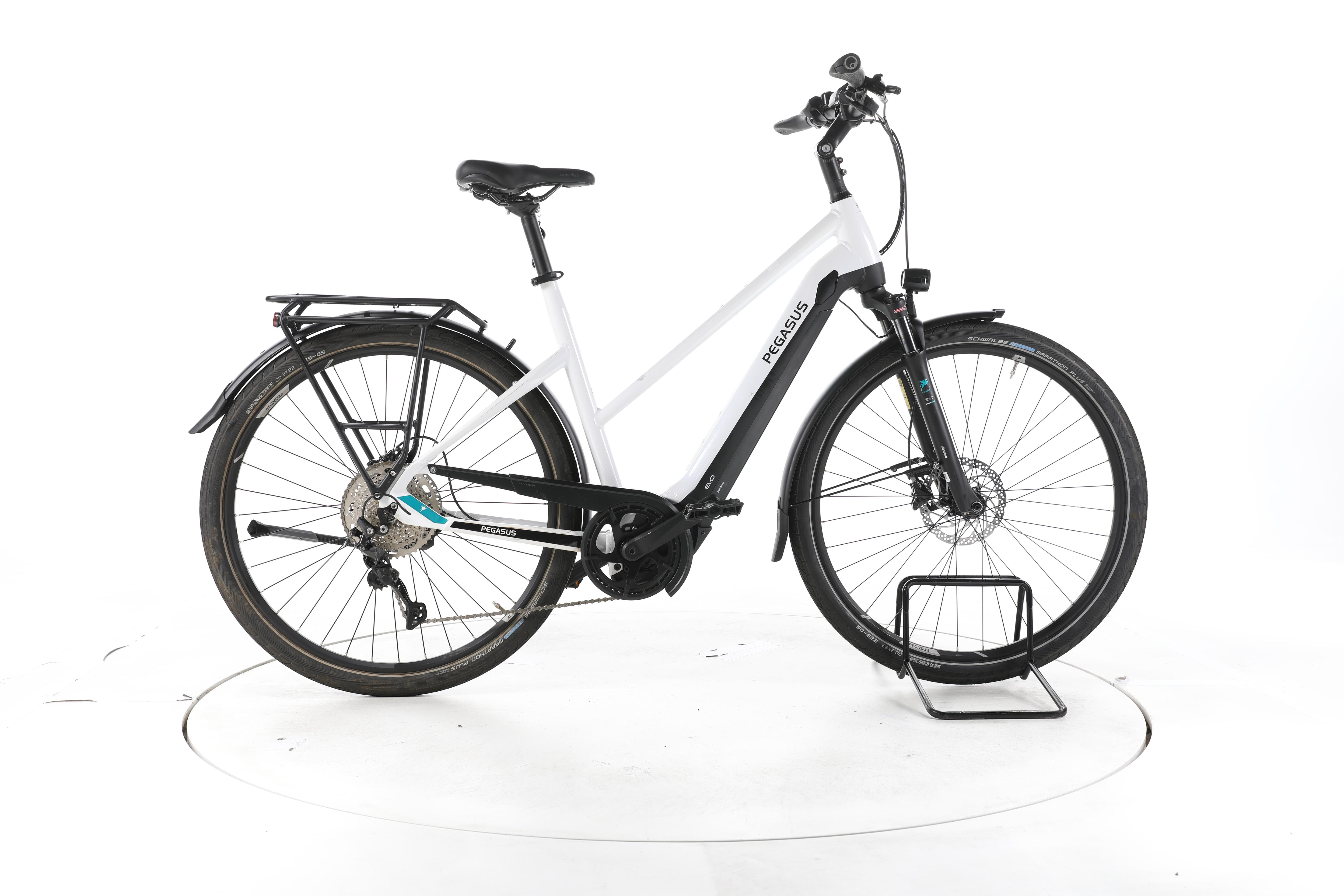 Pegasus Premio EVO Lite Comfort Trekking E-Bike - Image 1