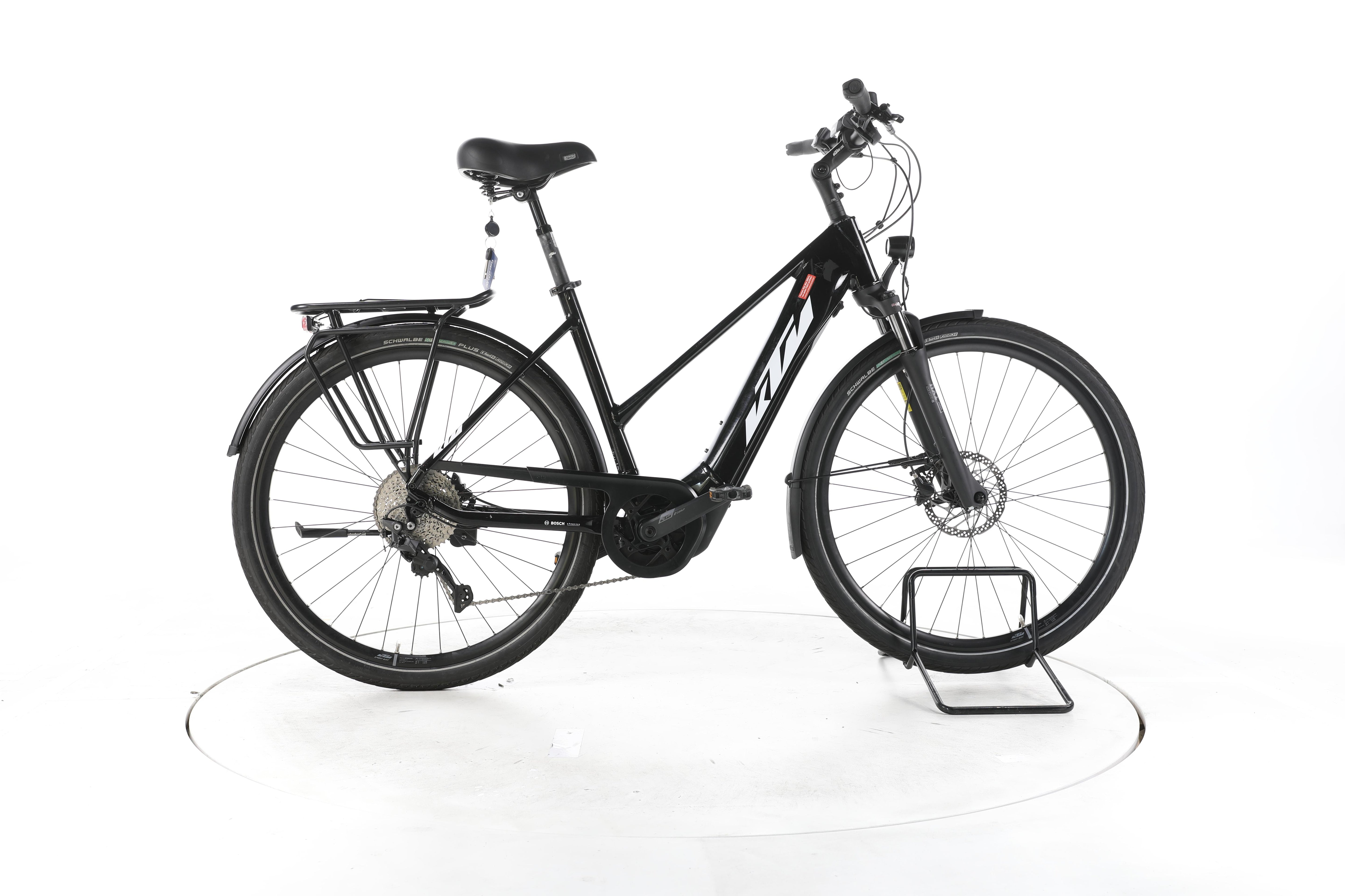 KTM Macina Tour CX 610 Trekking E-Bike - Image 1