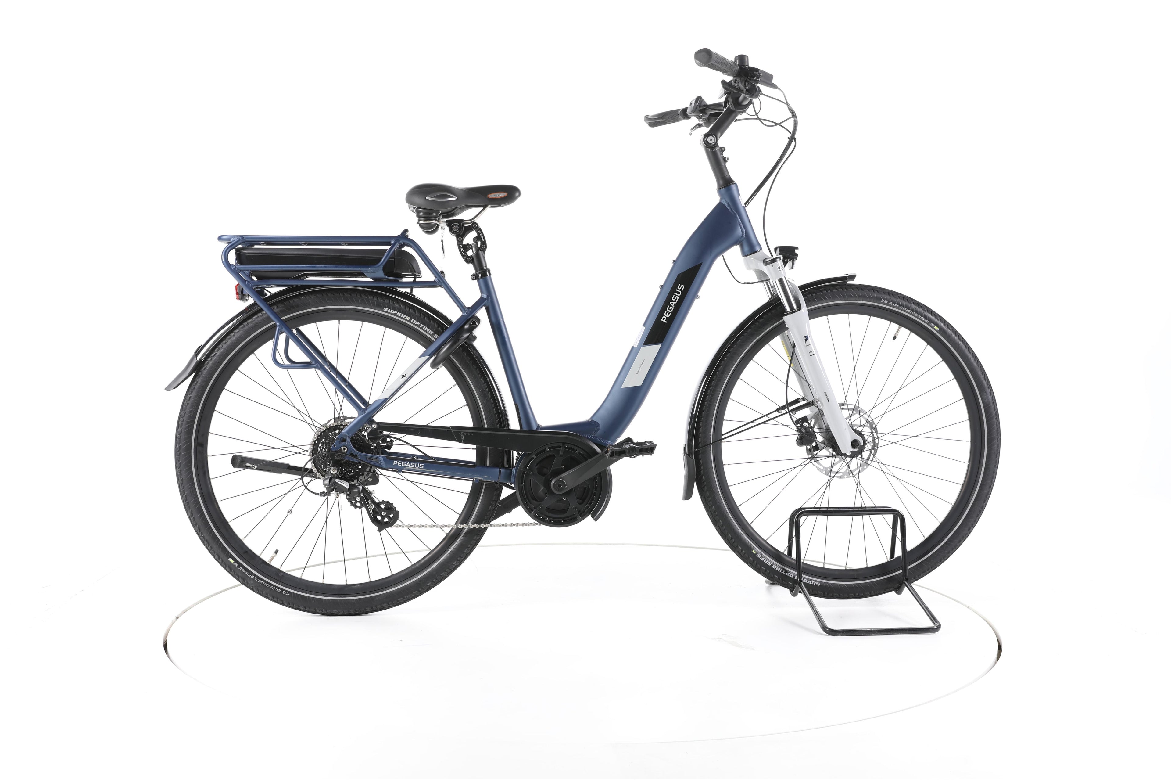 Pegasus Solero E8Plus Trekking E-Bike Tiefeinsteiger - Image 1
