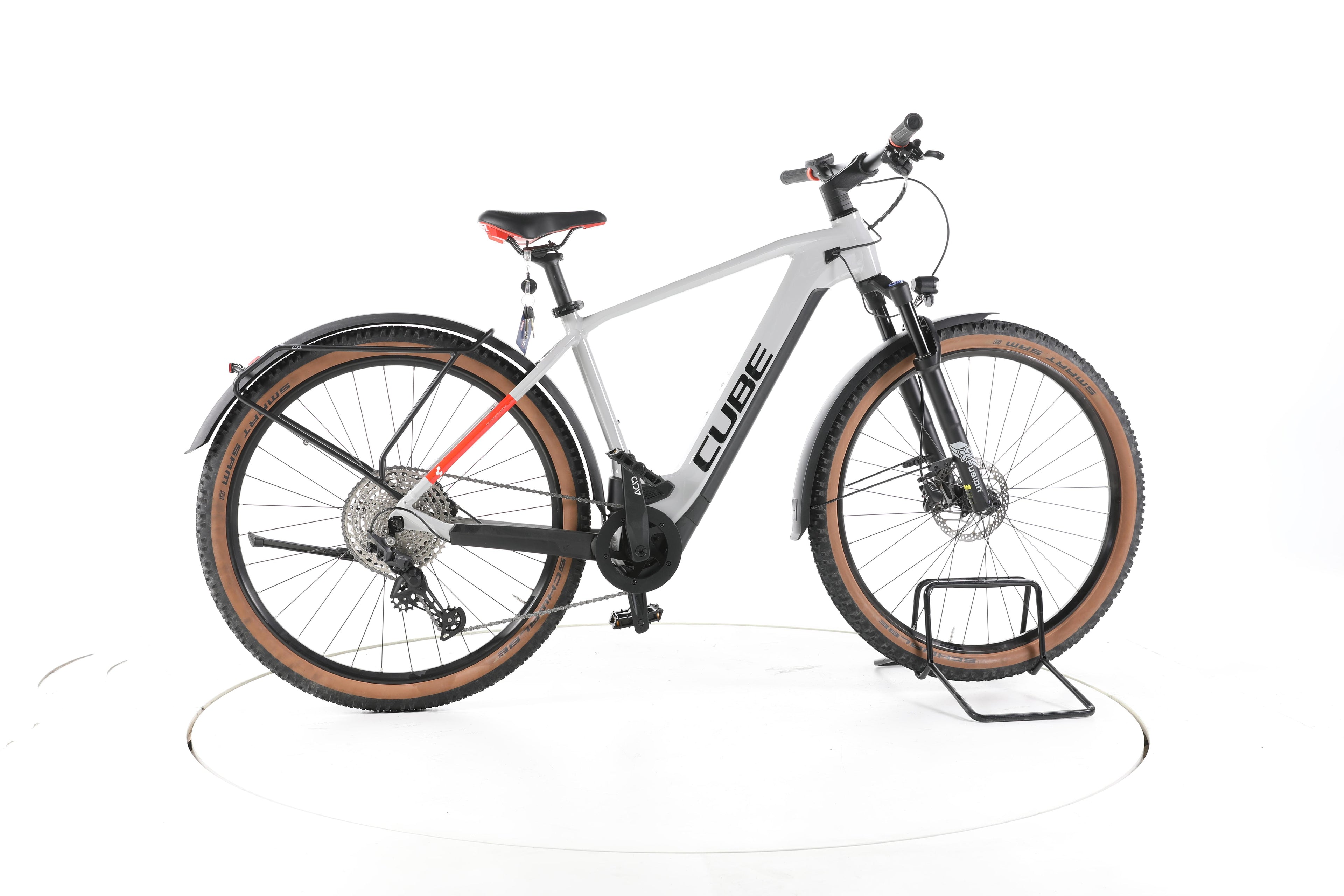 Cube Reaction Hybrid Pro Allroad Trekking E-Bike - Image 1