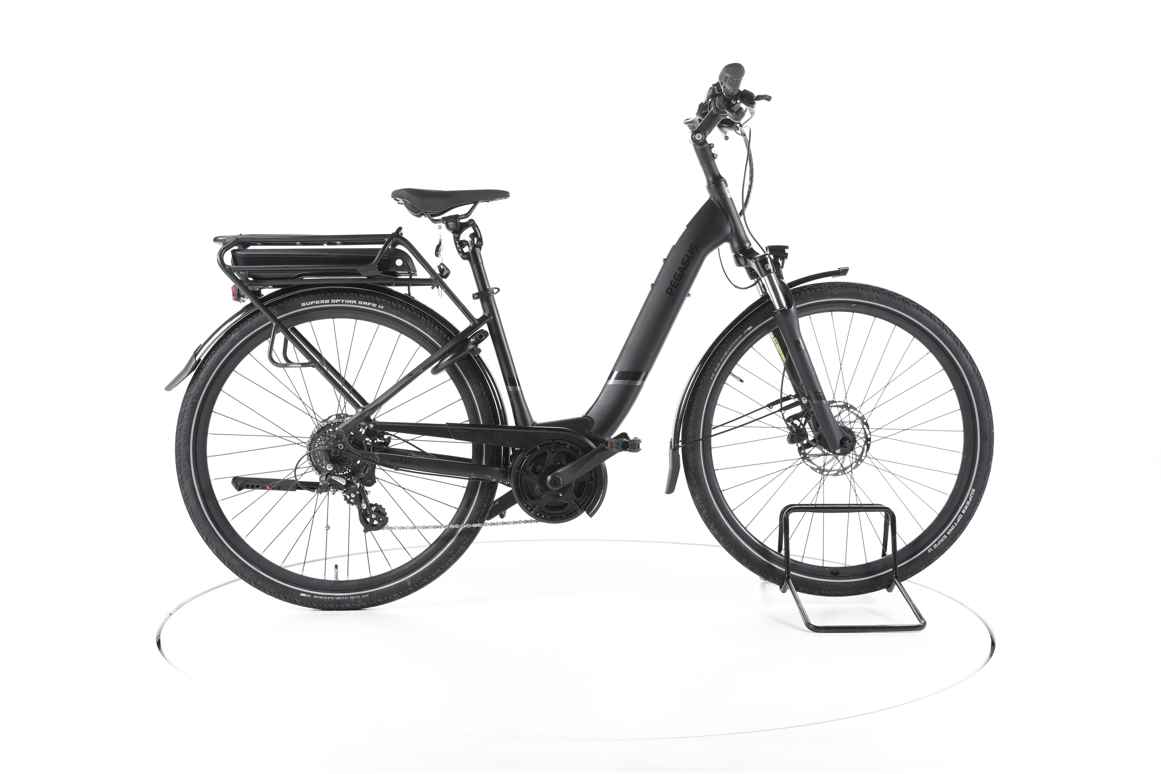 Pegasus Solero E8 Plus Trekking E-Bike Tiefeinsteiger - Image 1