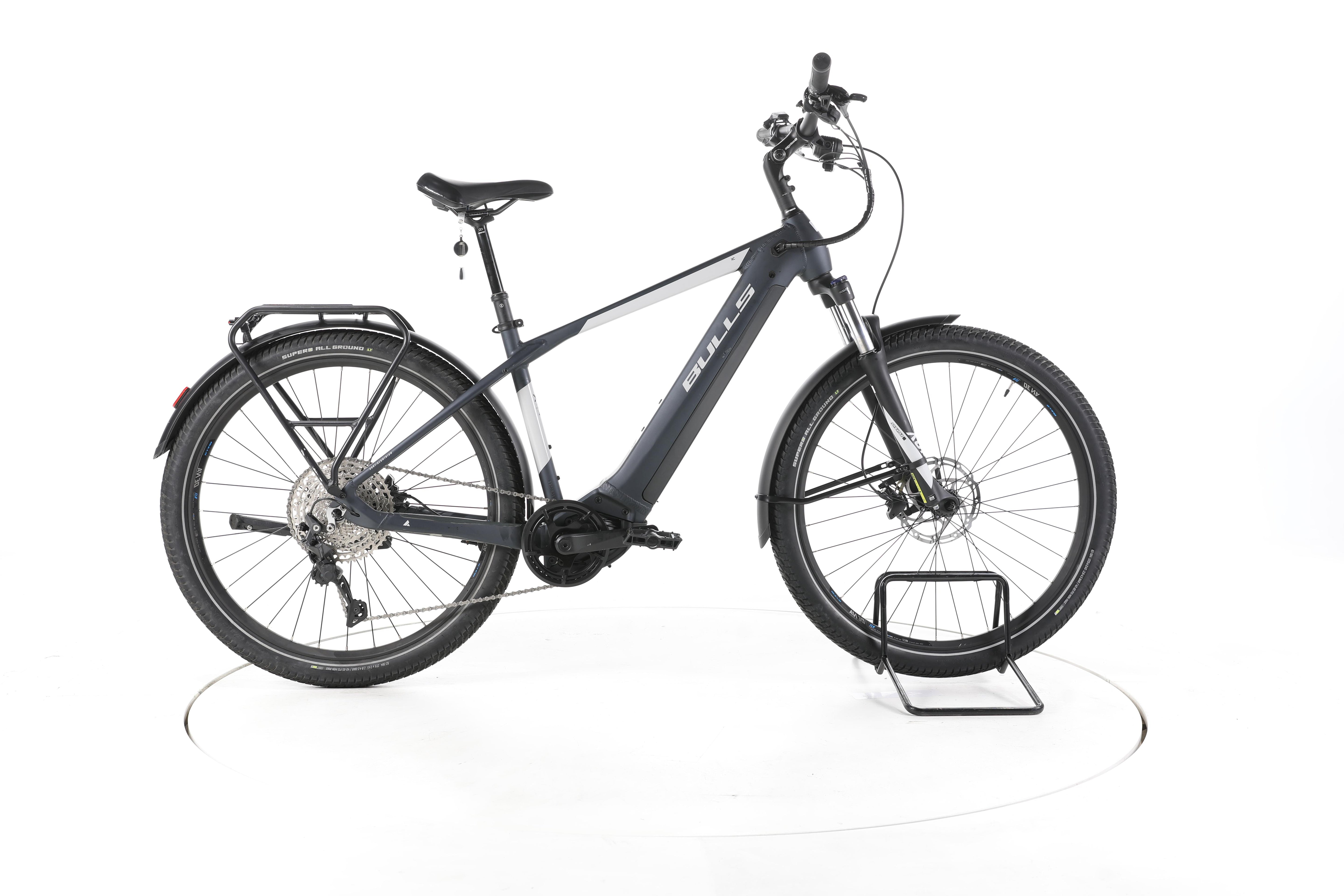 Bulls Iconic Evo 2 Trekking E-Bike - Image 1