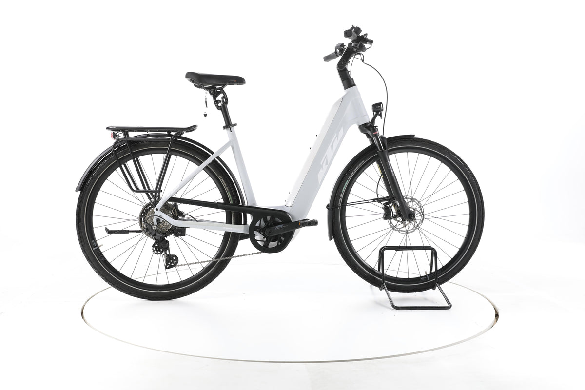 KTM Macina Style Pro Trekking E-Bike Tiefeinsteiger - Image 1