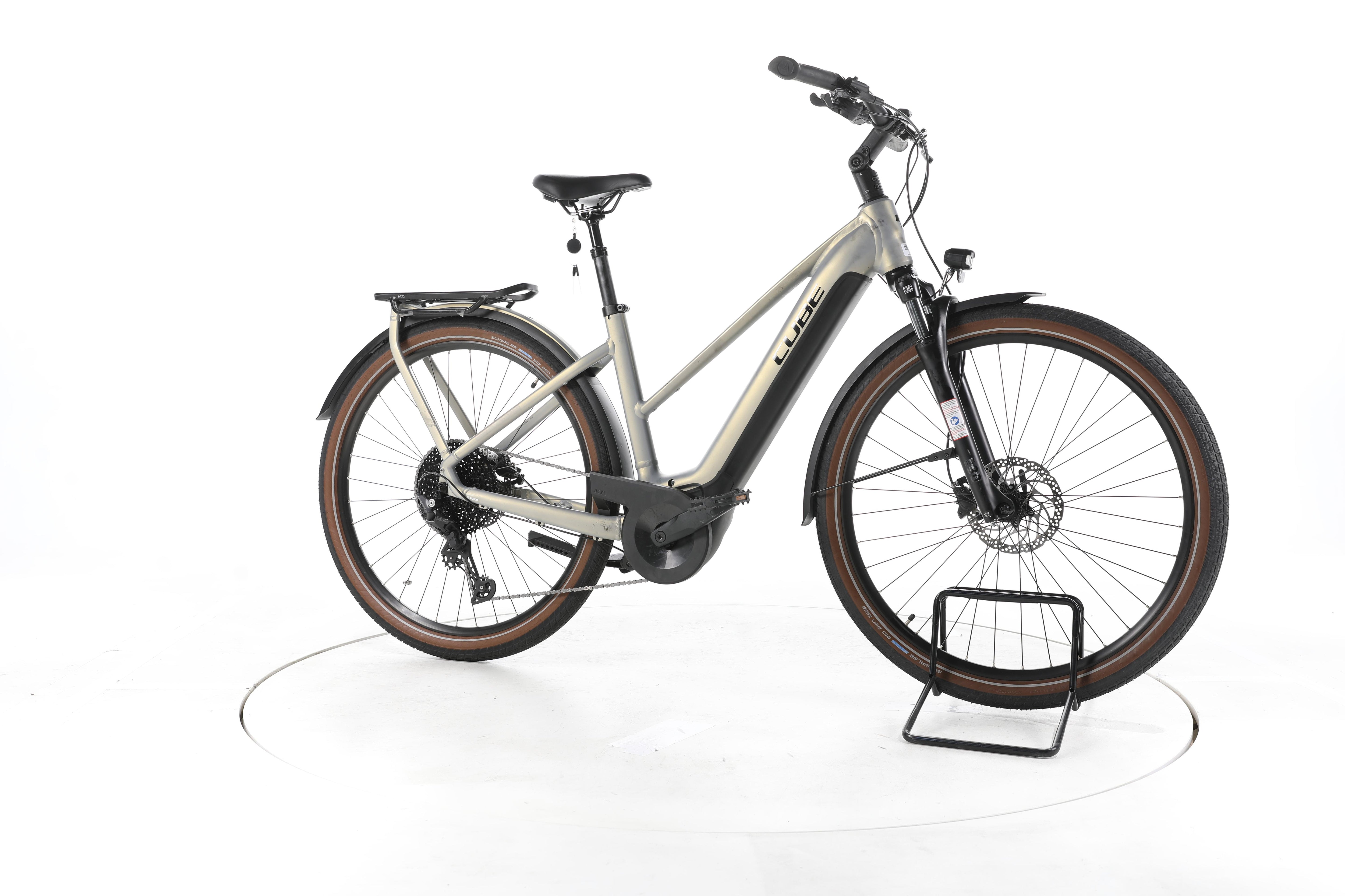 Cube Touring Hybrid Pro Trekking E-Bike - Image 2