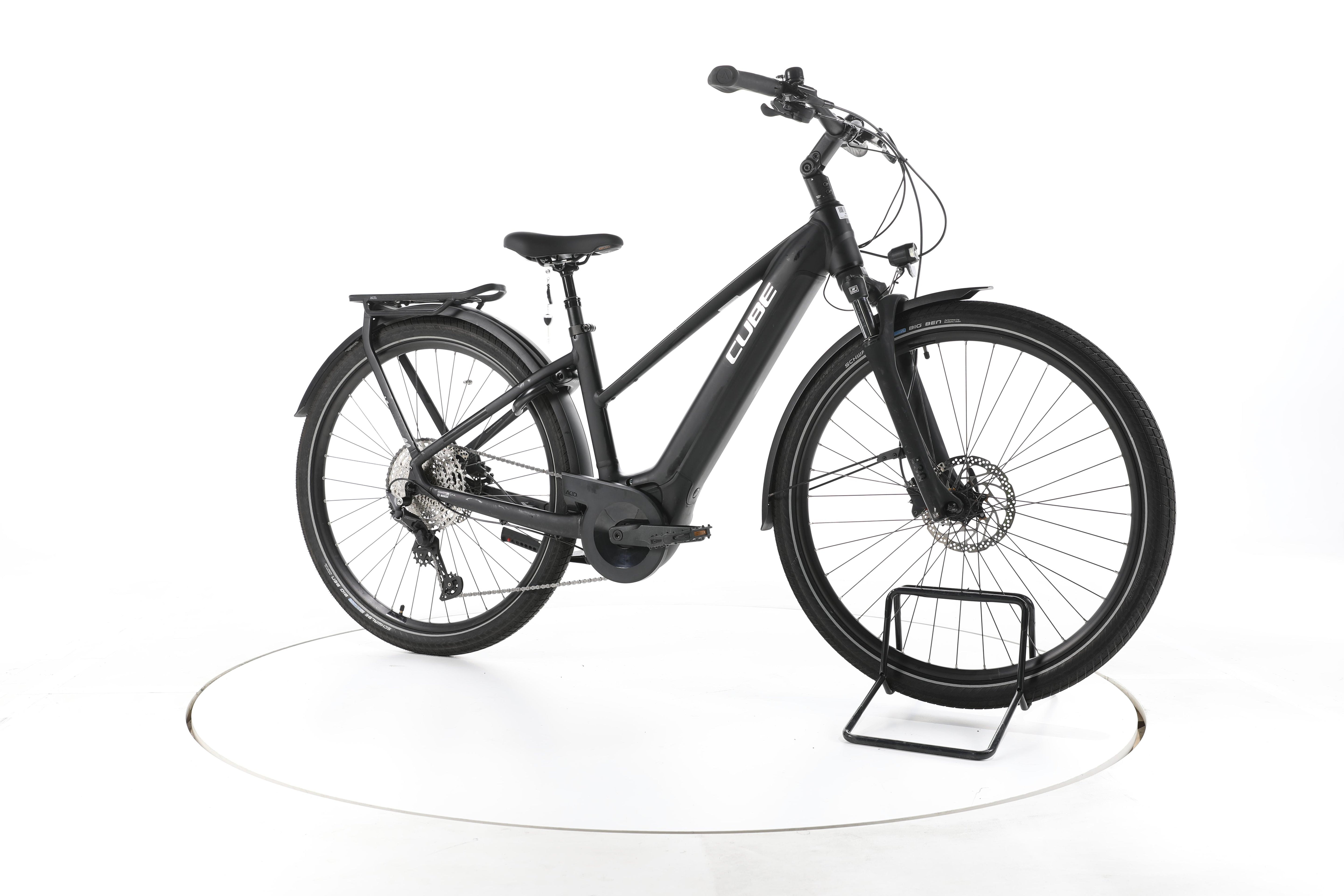 Cube Touring Hybrid Pro Trekking E-Bike - Image 2