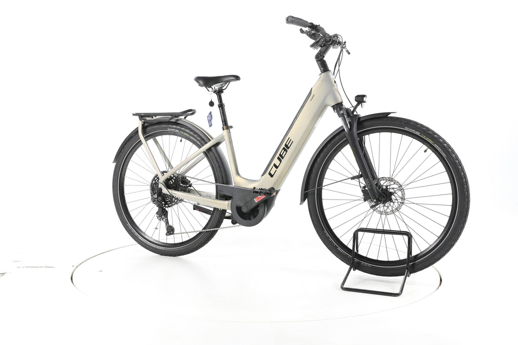 Cube Touring Hybrid Pro Trekking E-Bike Tiefeinsteiger 2024 - Image 2