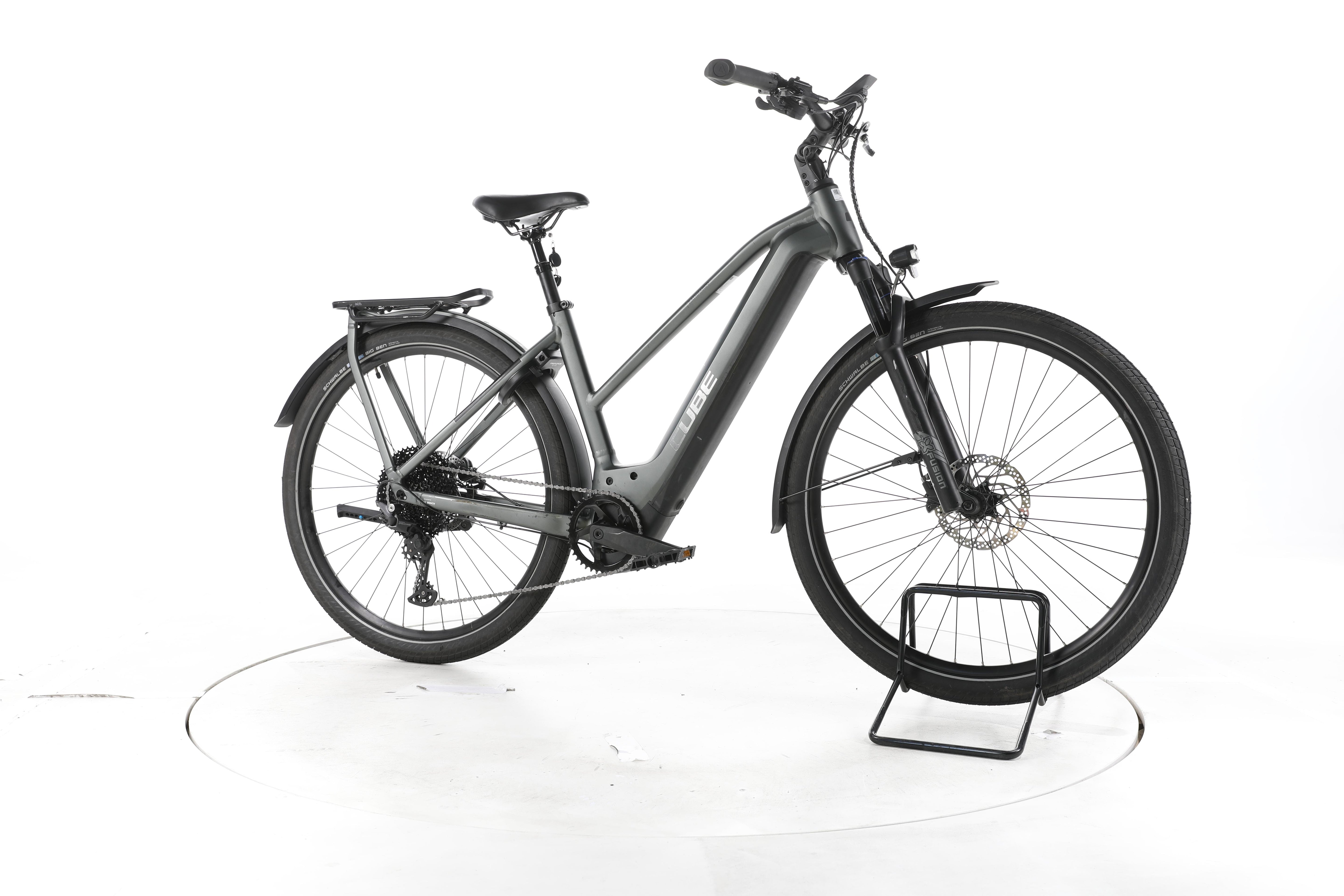 Cube Kathmandu Hybrid Pro Trekking E-Bike - Image 2