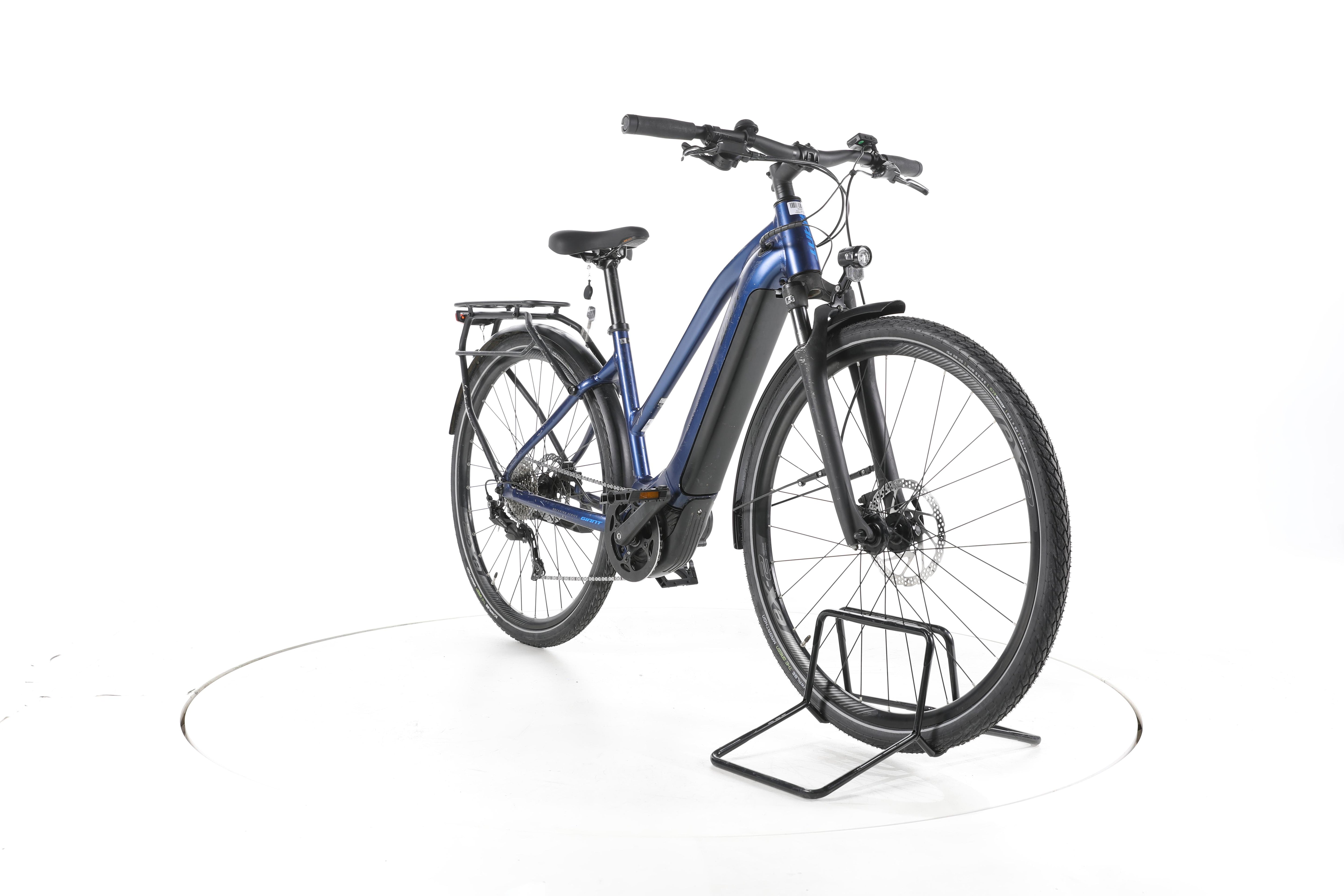 Giant Explore E+ 2 Trekking E-Bike - Image 3