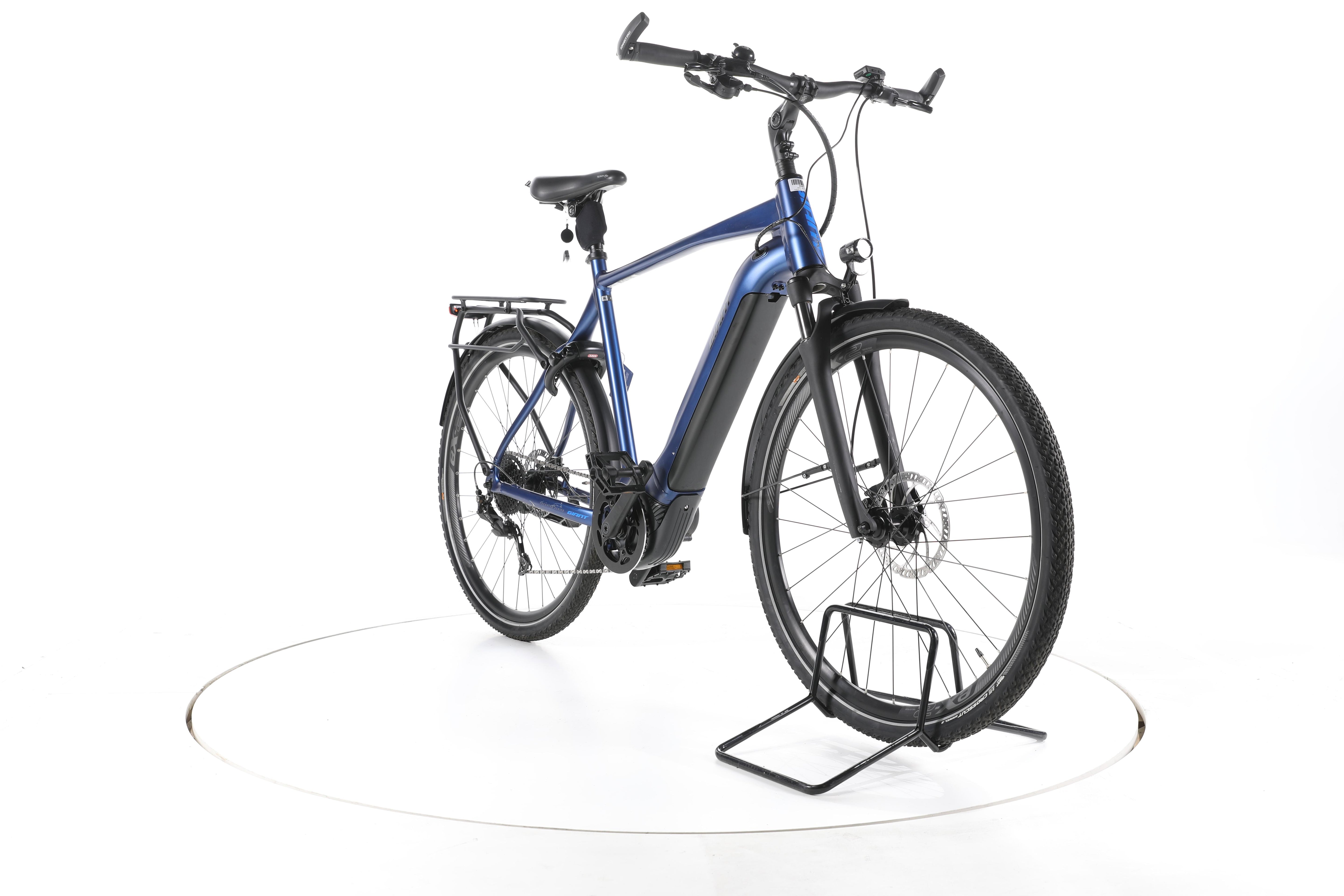 Giant Explore E+ 2 Trekking E-Bike - Image 3