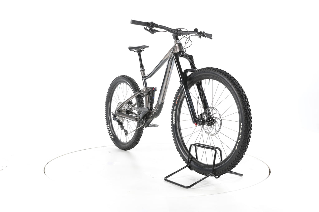 Giant Reign - Image 3
